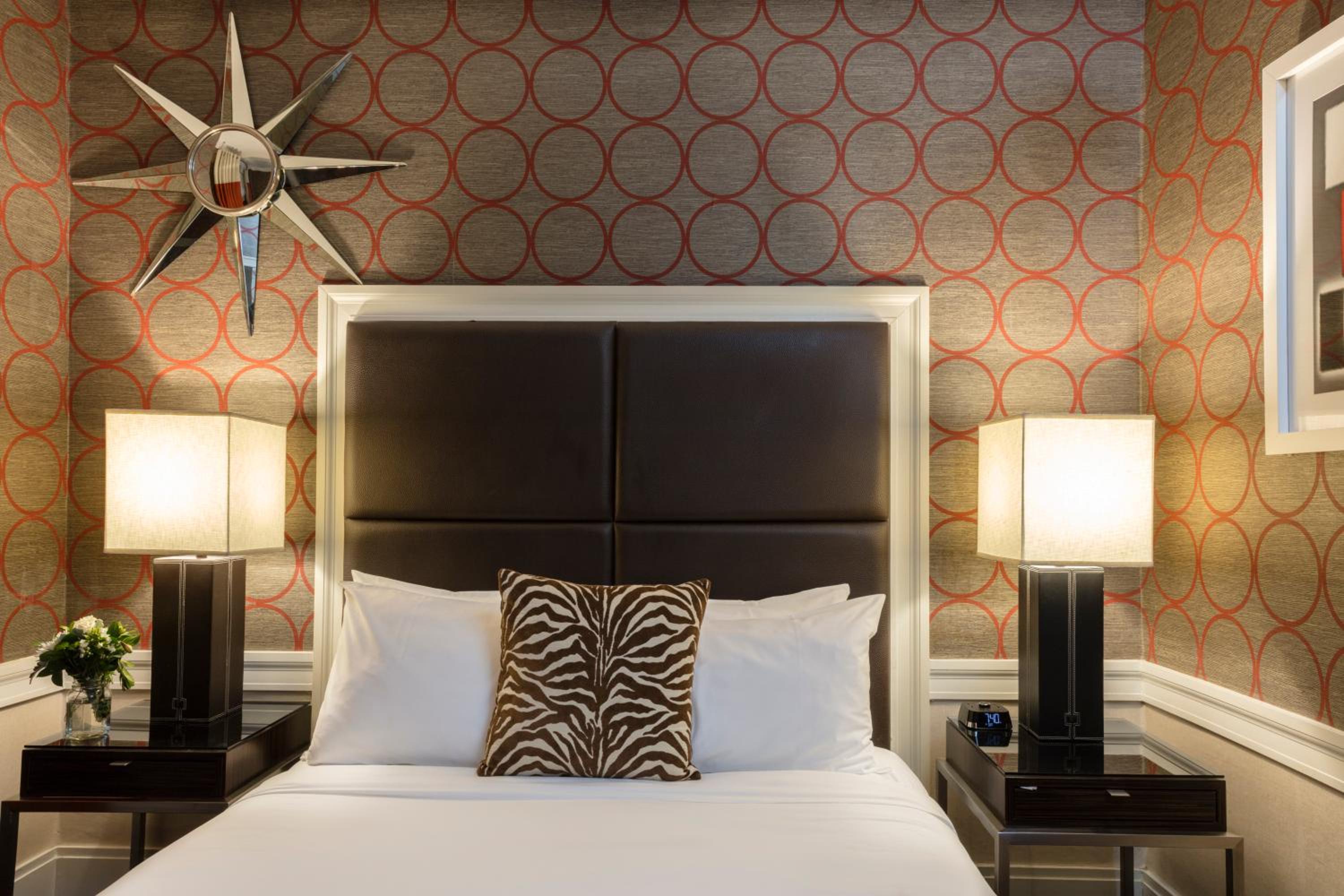 Empire Hotel 13