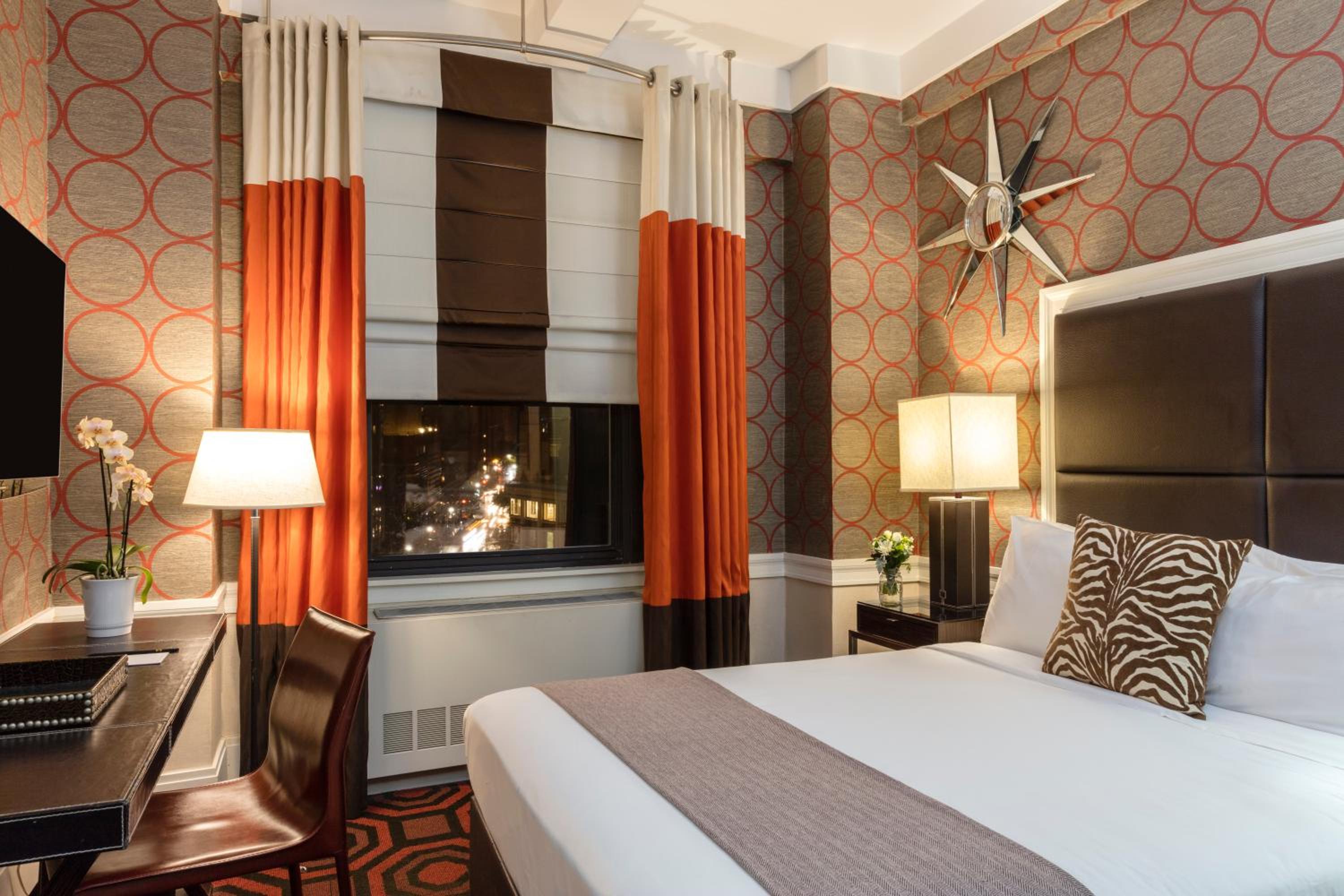Empire Hotel 53