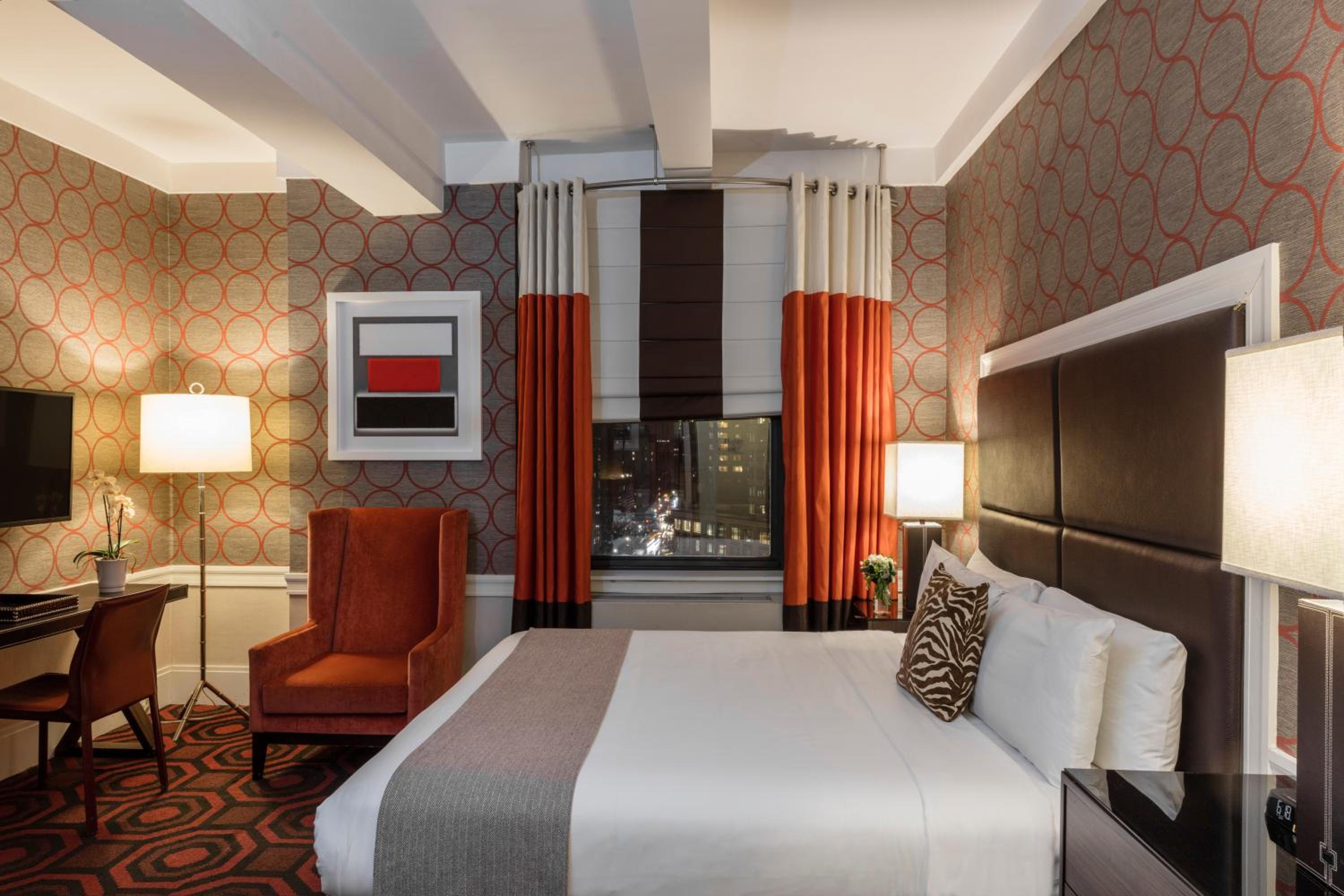 Empire Hotel 47