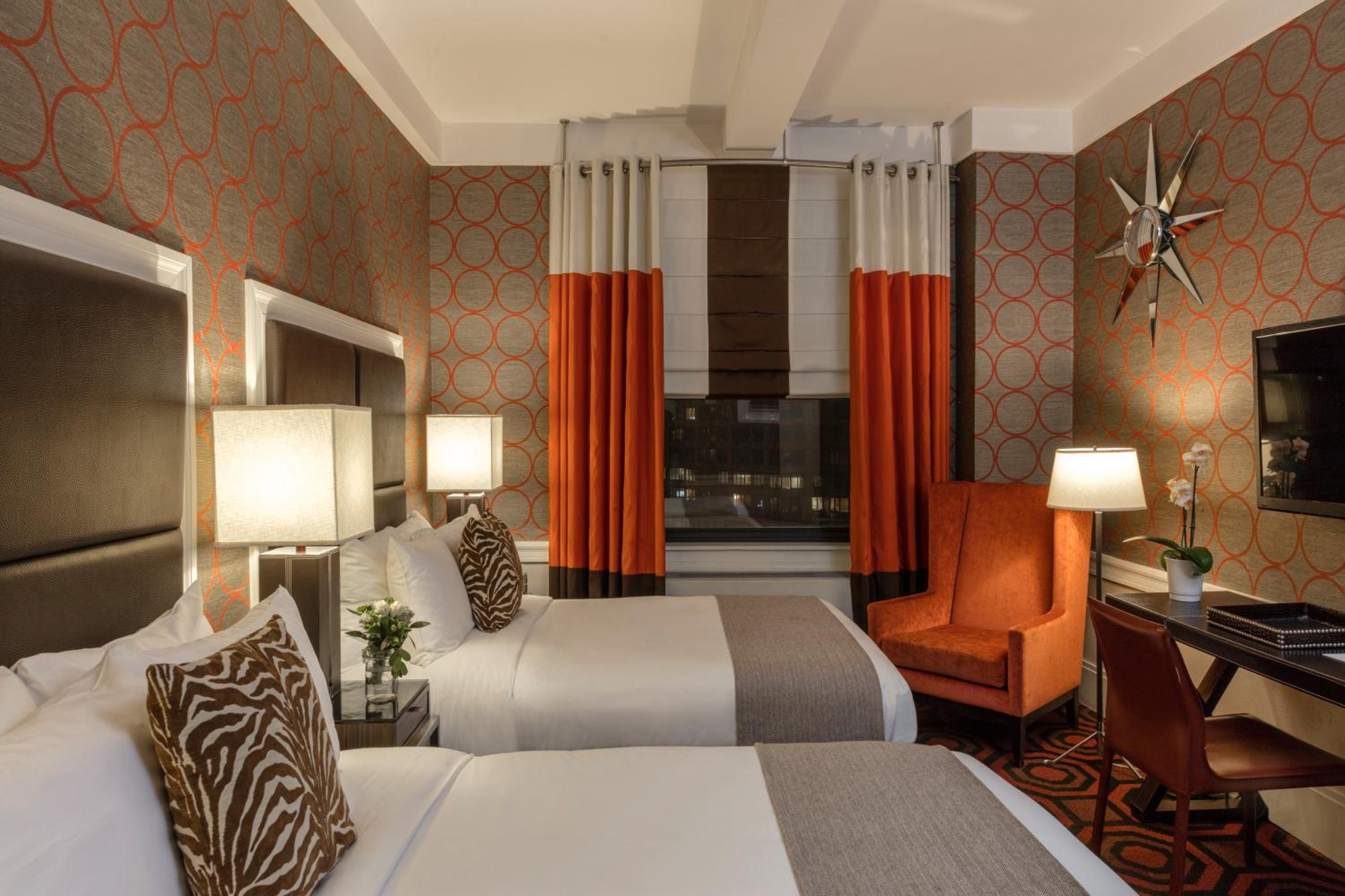 Empire Hotel 52