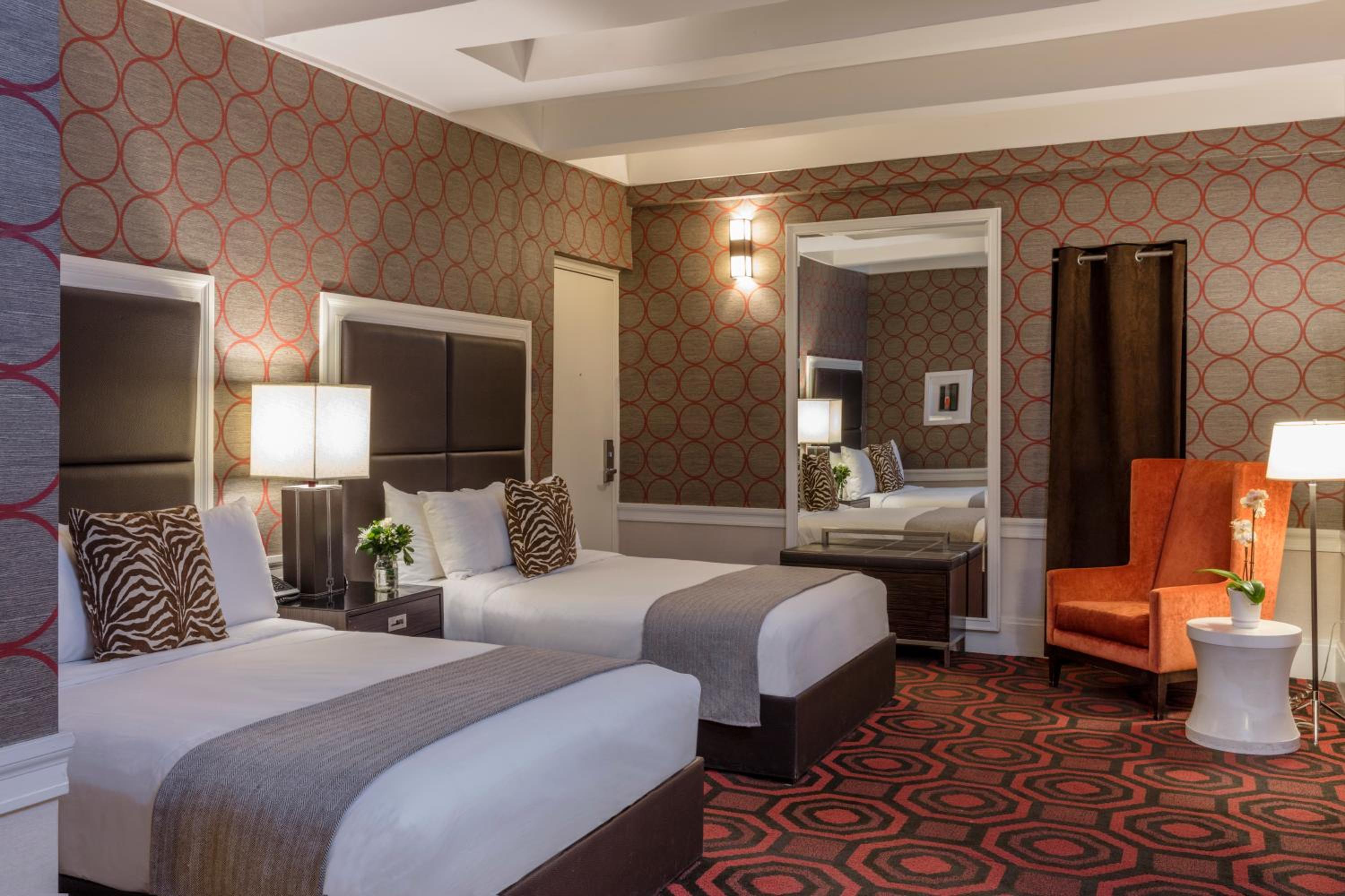 Empire Hotel 40