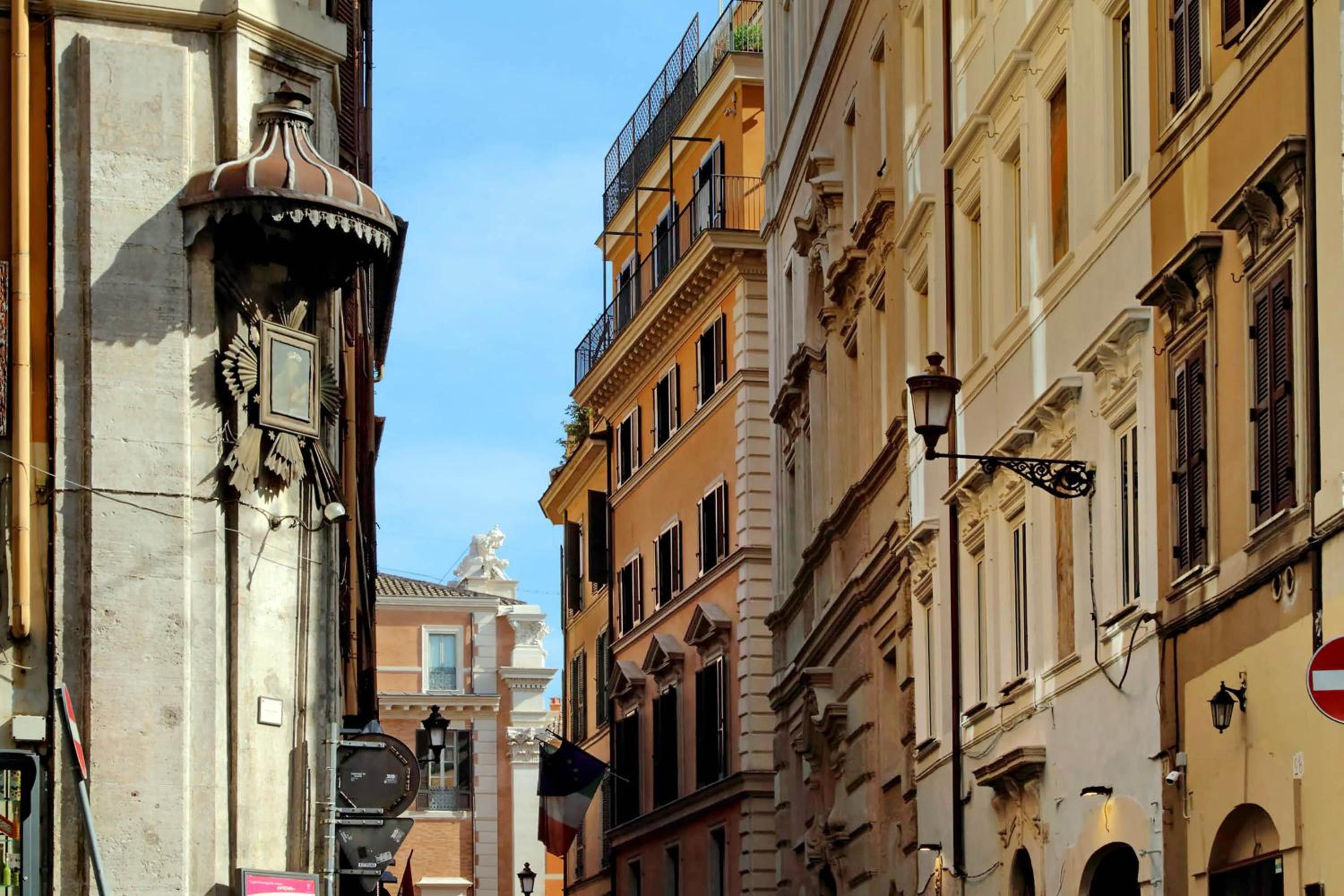 Rent in Rome Trevi Fountain Suite