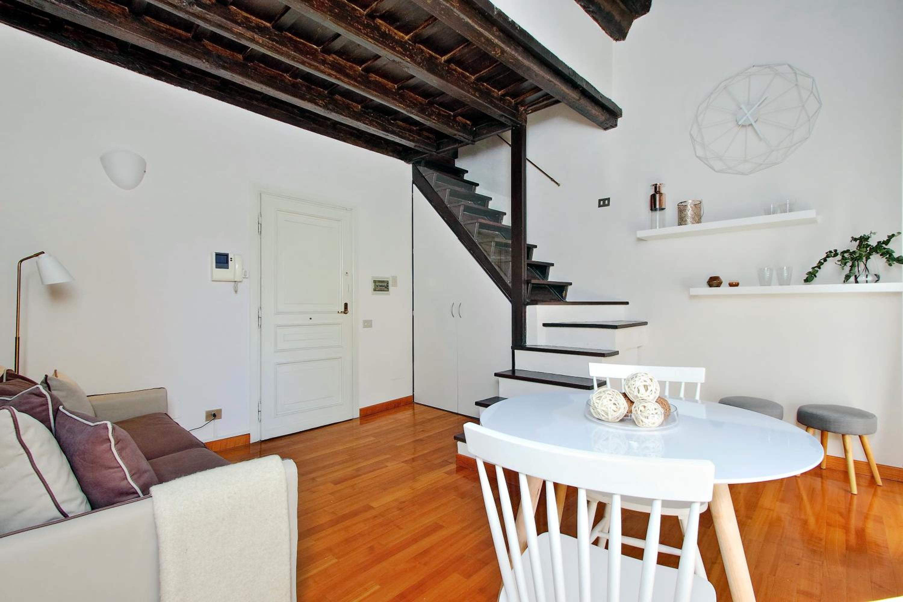 Rent in Rome Trevi Fountain Suite