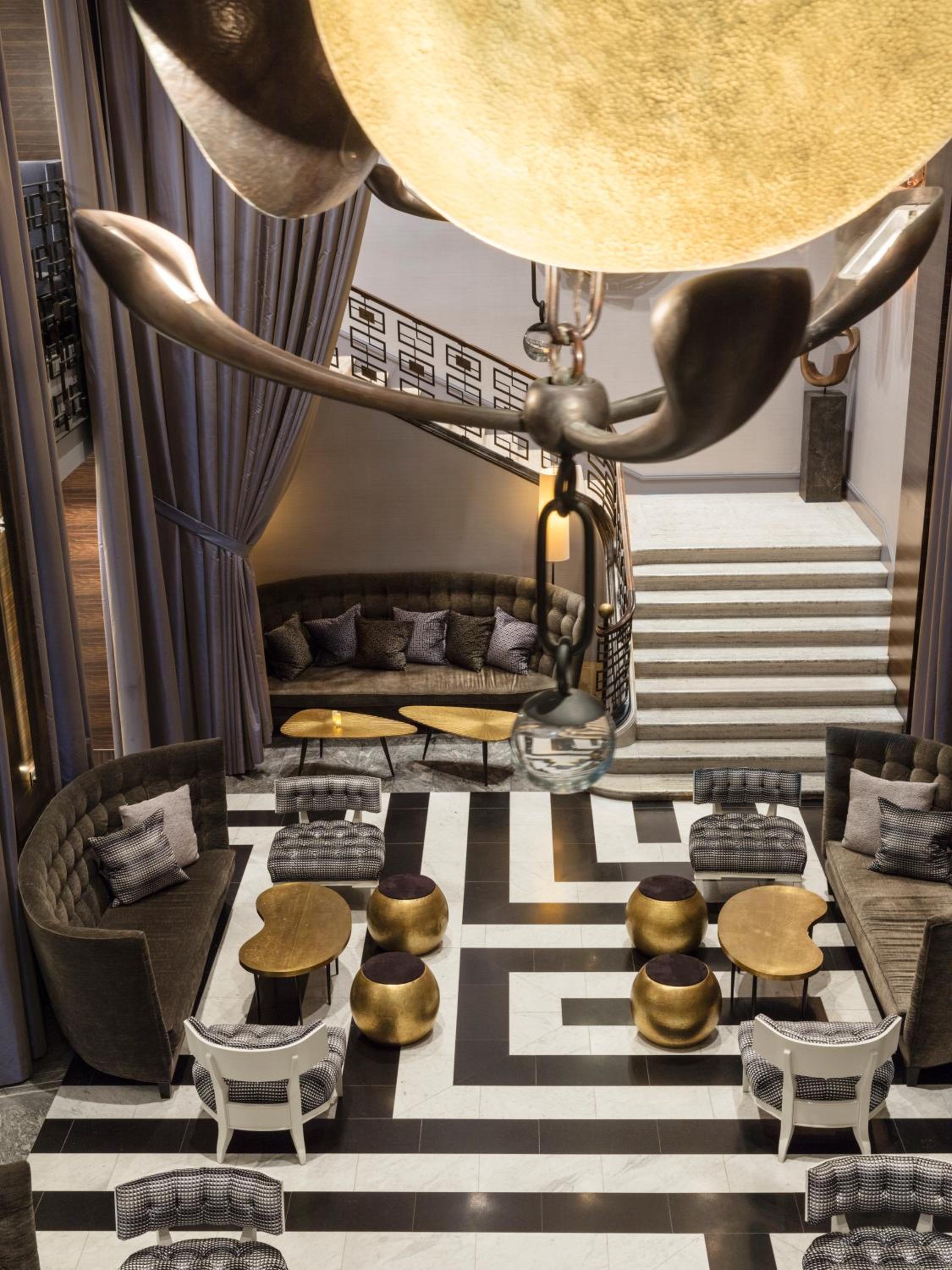 Empire Hotel 41