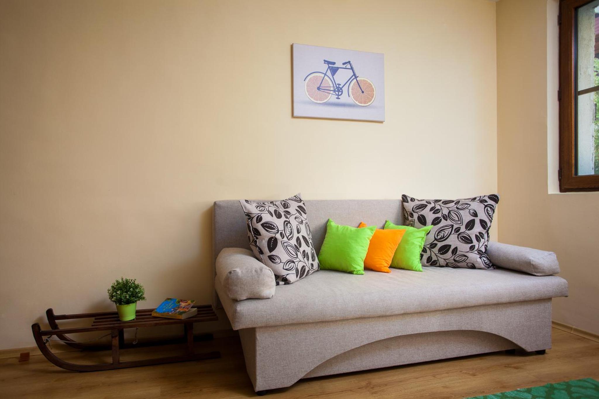 Green Orange Apartment view 5