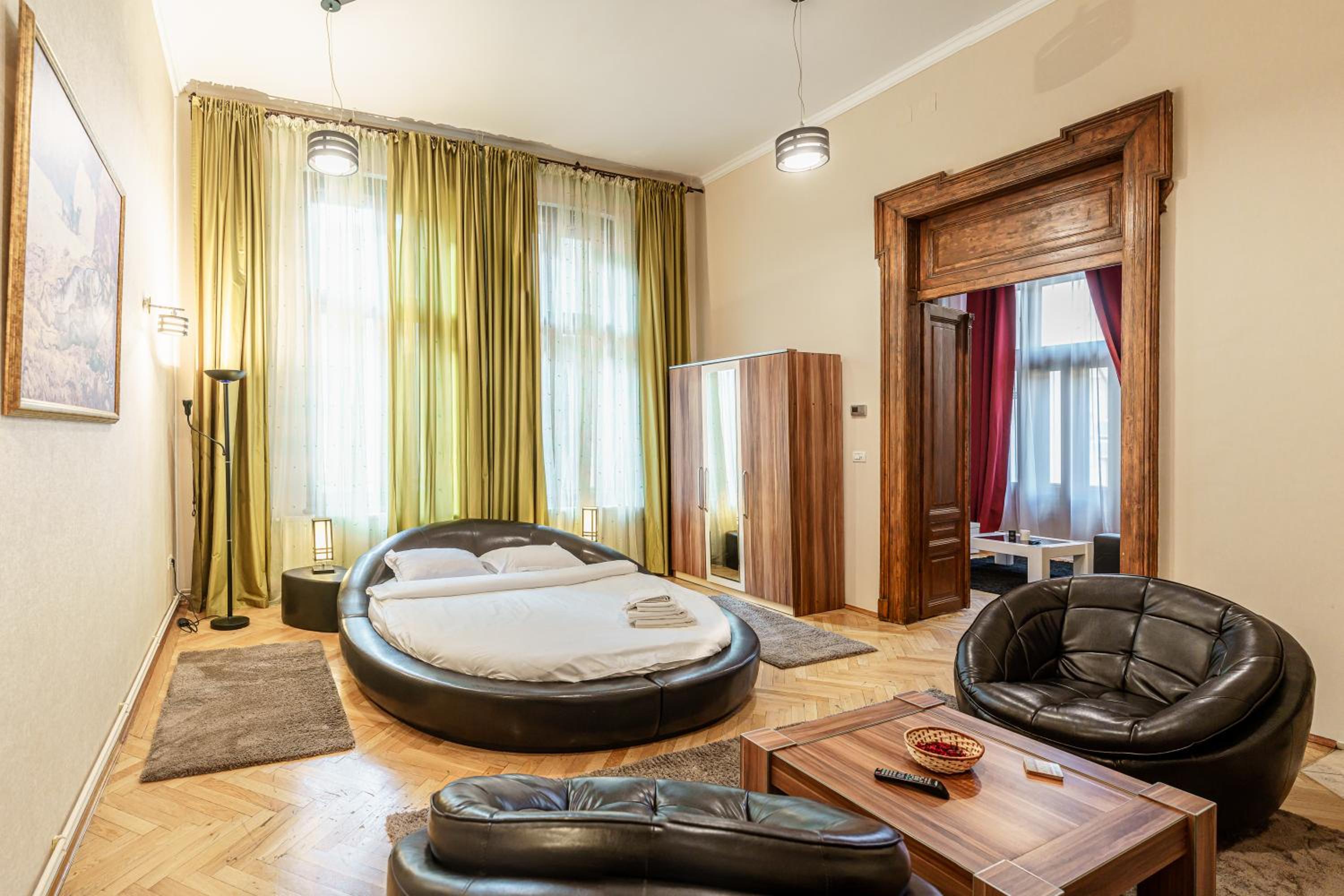 Select City Center Apartments