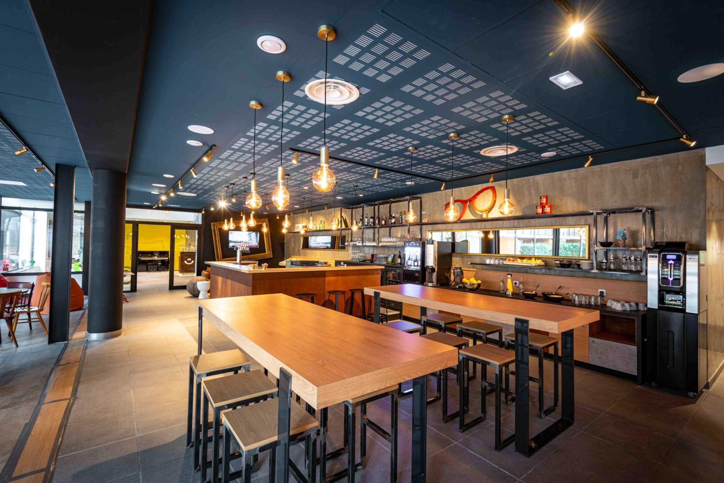 restaurant