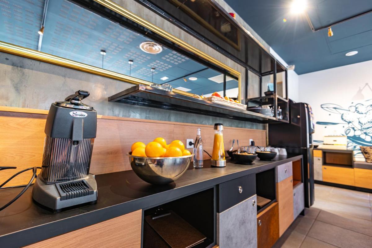 Grenoble Vacations - Hostel Le Hub Grenoble - Property Image 7