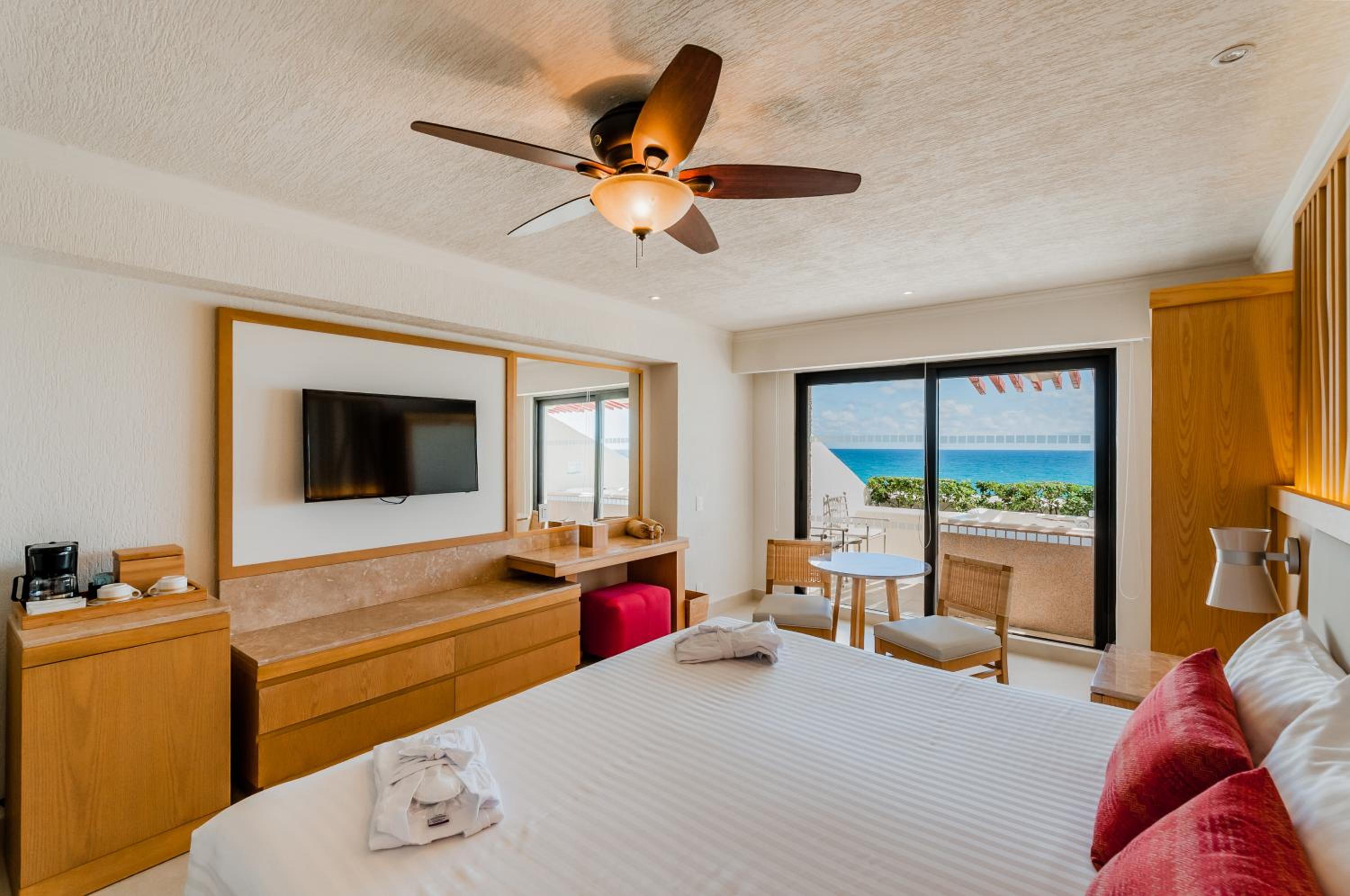 Royal Solaris Cancun - All Inclusive photo 31 of 61