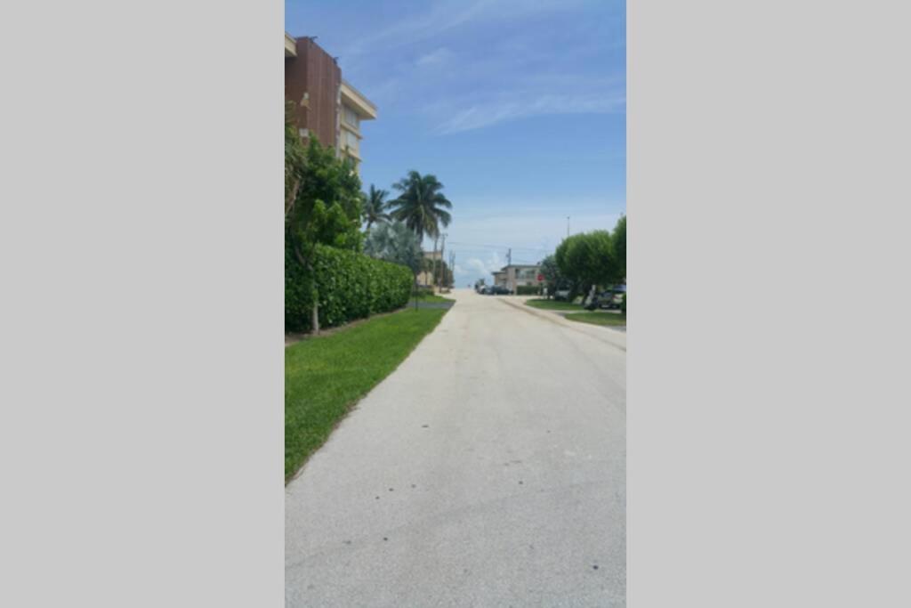 3249 NE 10th st. Pompano Beach FL 33062 Apt. A view 3