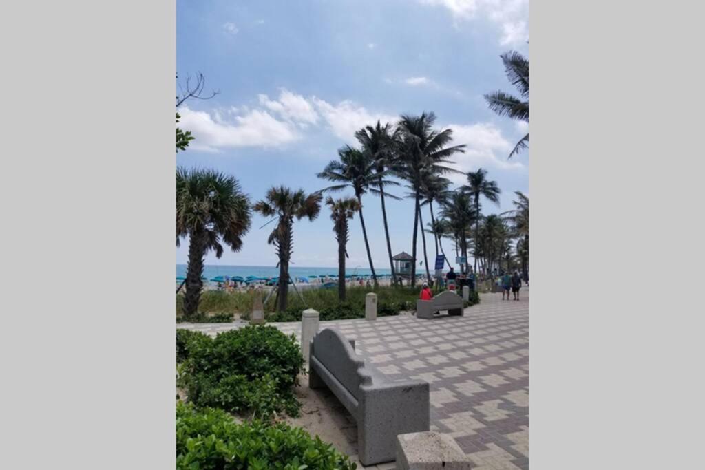 3249 NE 10th st. Pompano Beach FL 33062 Apt. A view 4