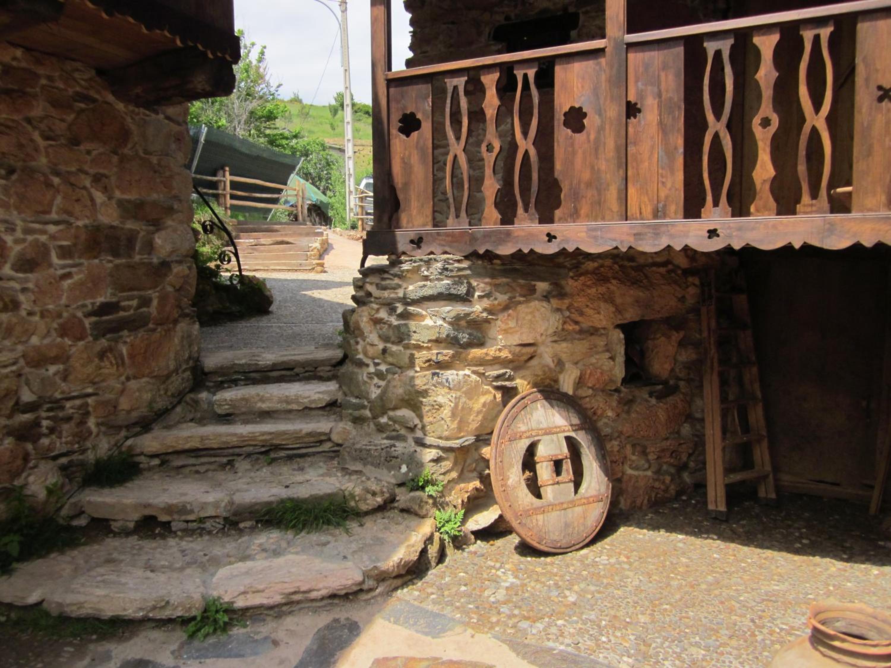 Photo 10