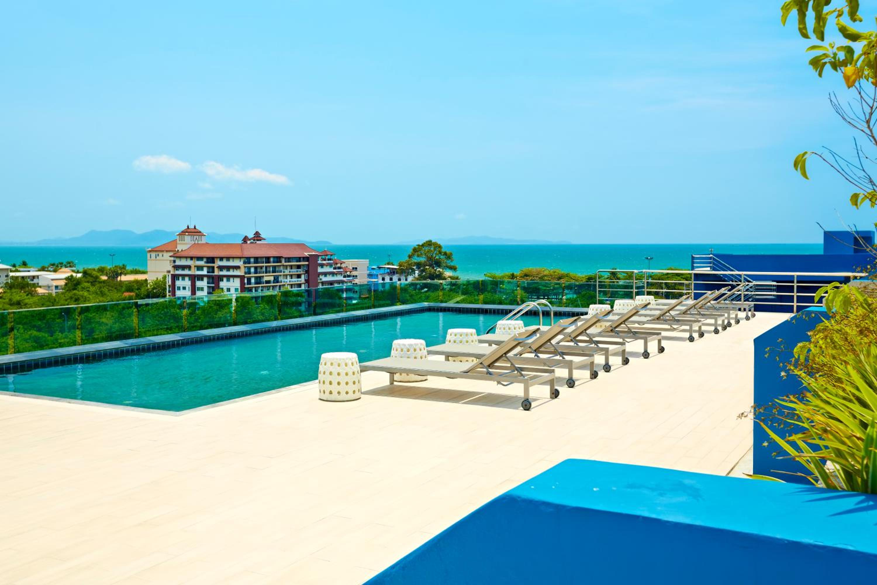 Acqua Condo by Tech