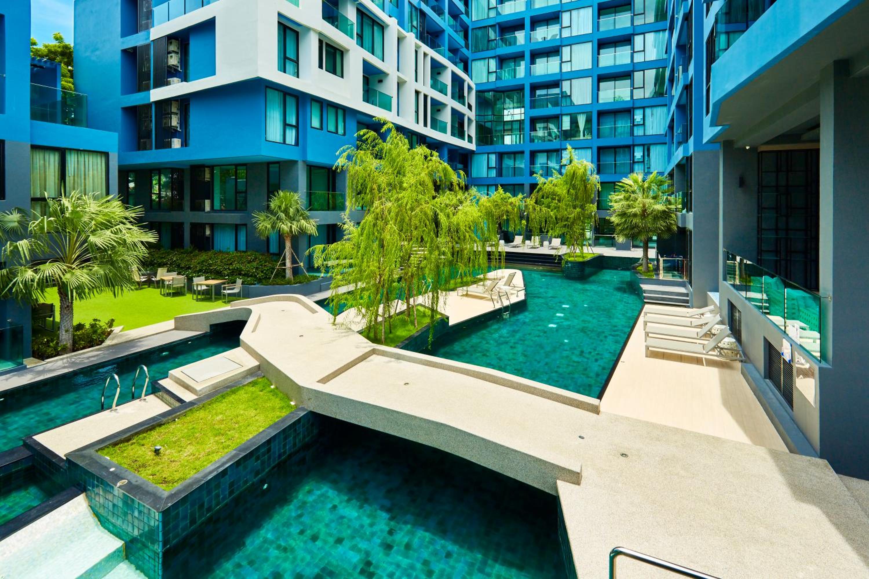 Acqua Condo by Tech