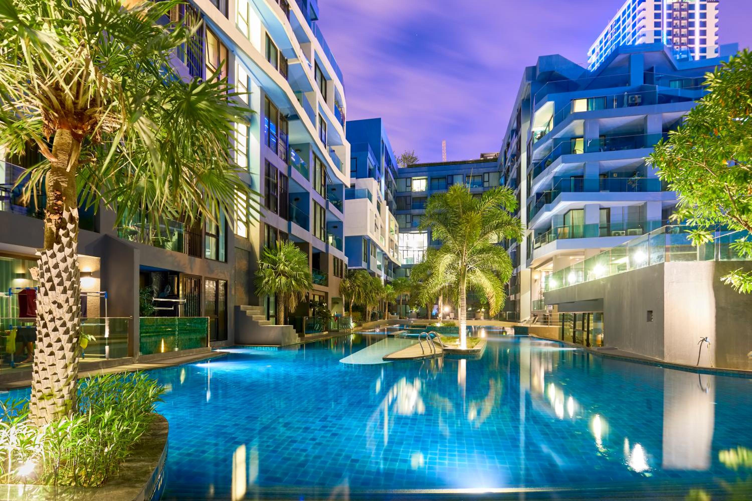 Acqua Condo by Tech