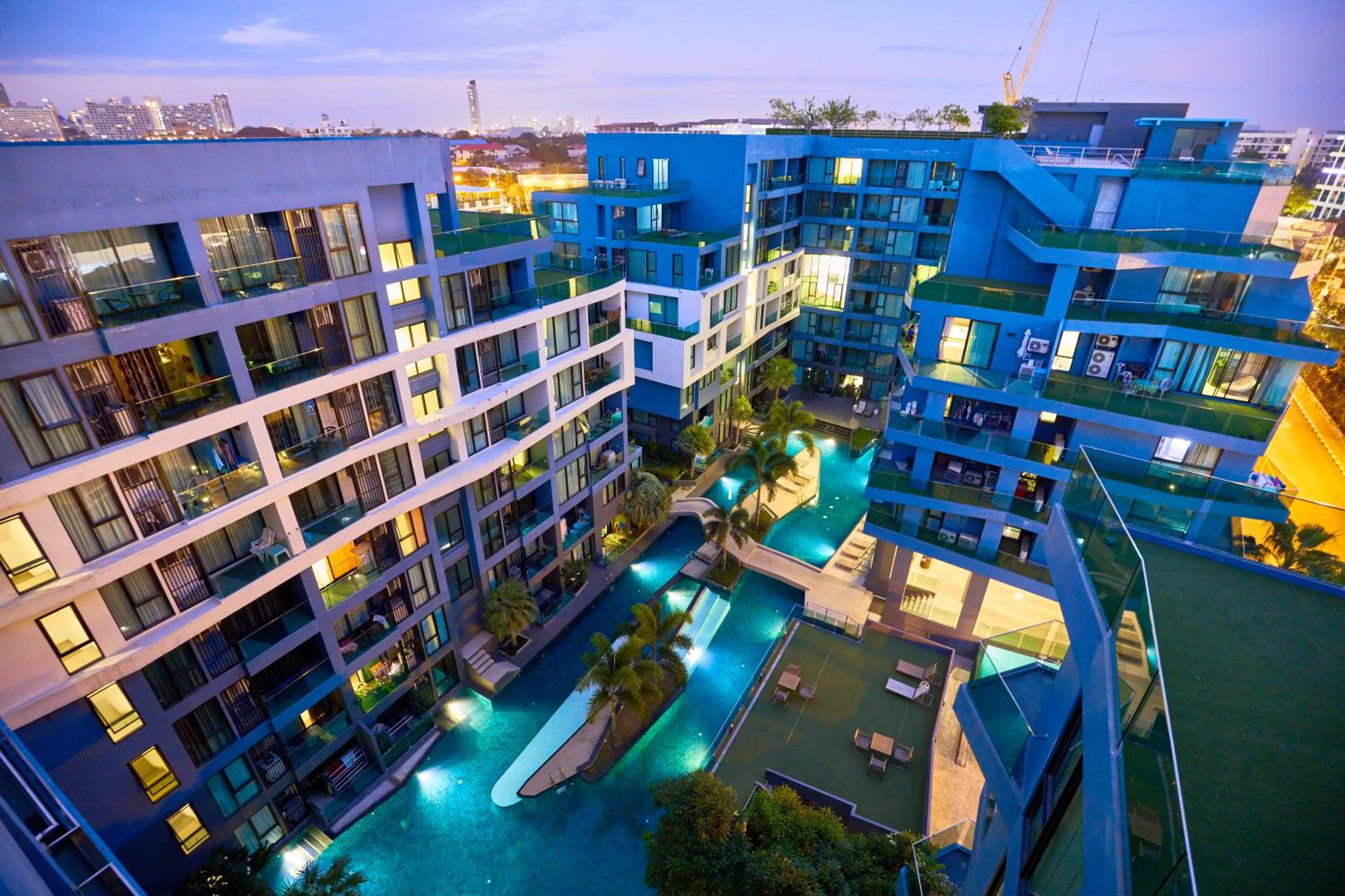 Acqua Condo by Tech