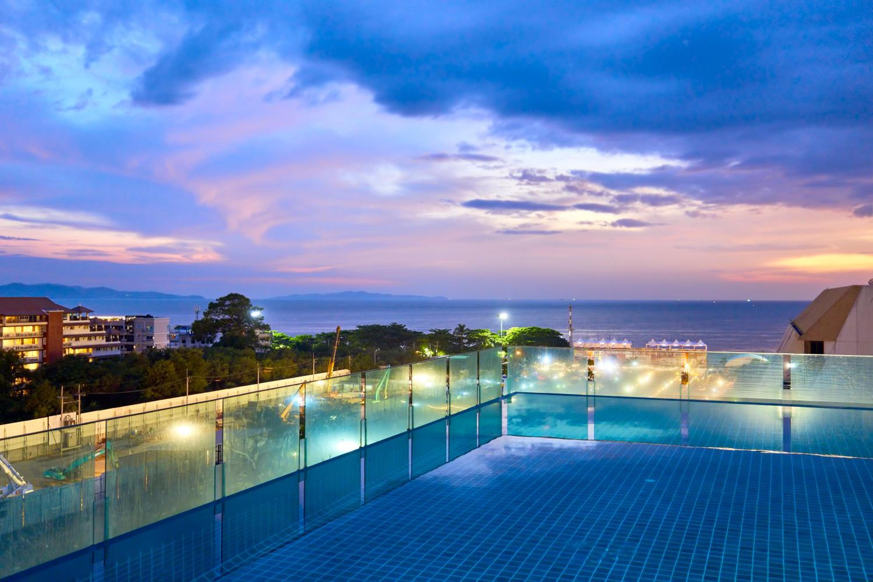 Acqua Condo by Tech
