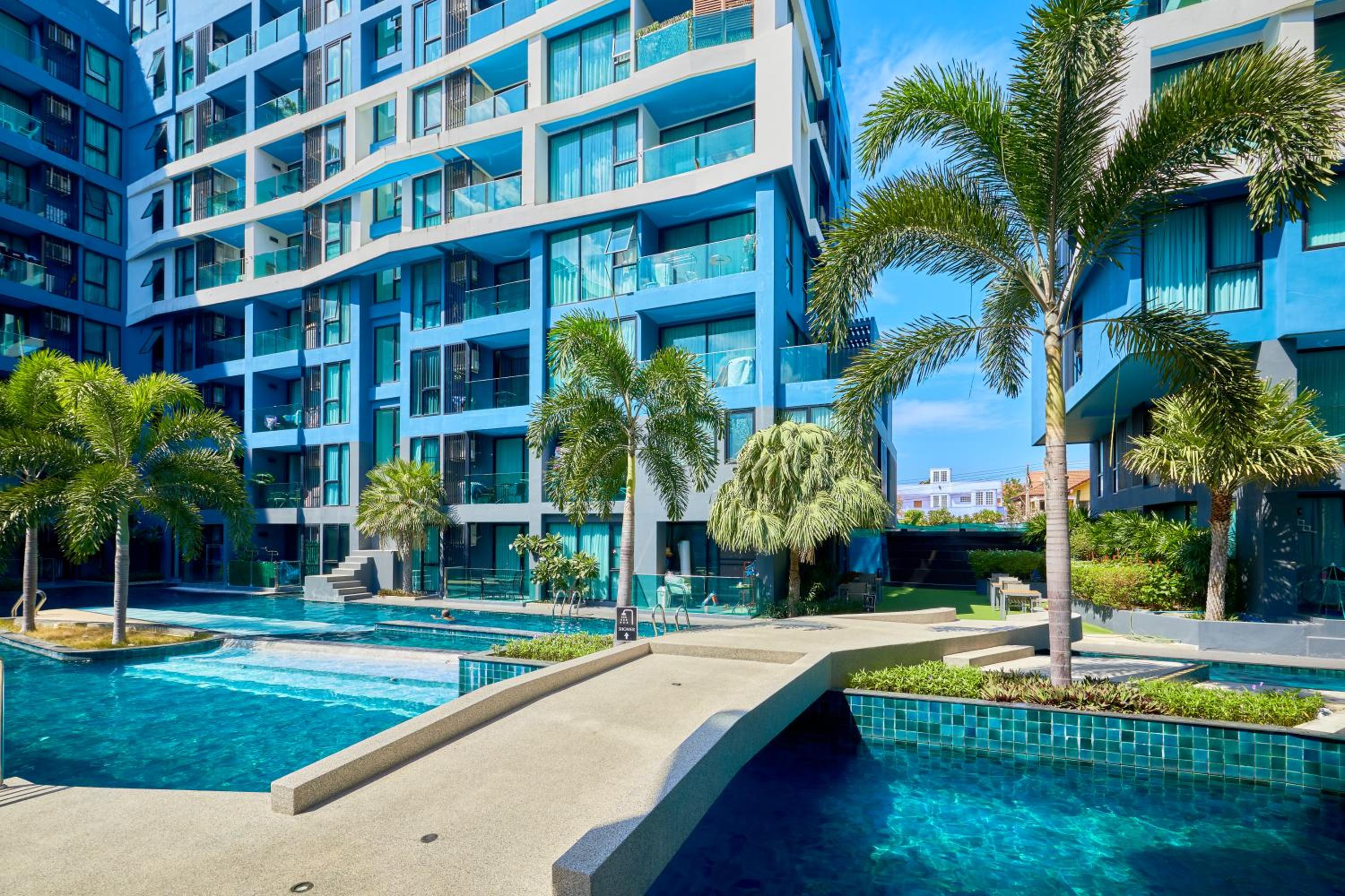 Acqua Condo by Tech