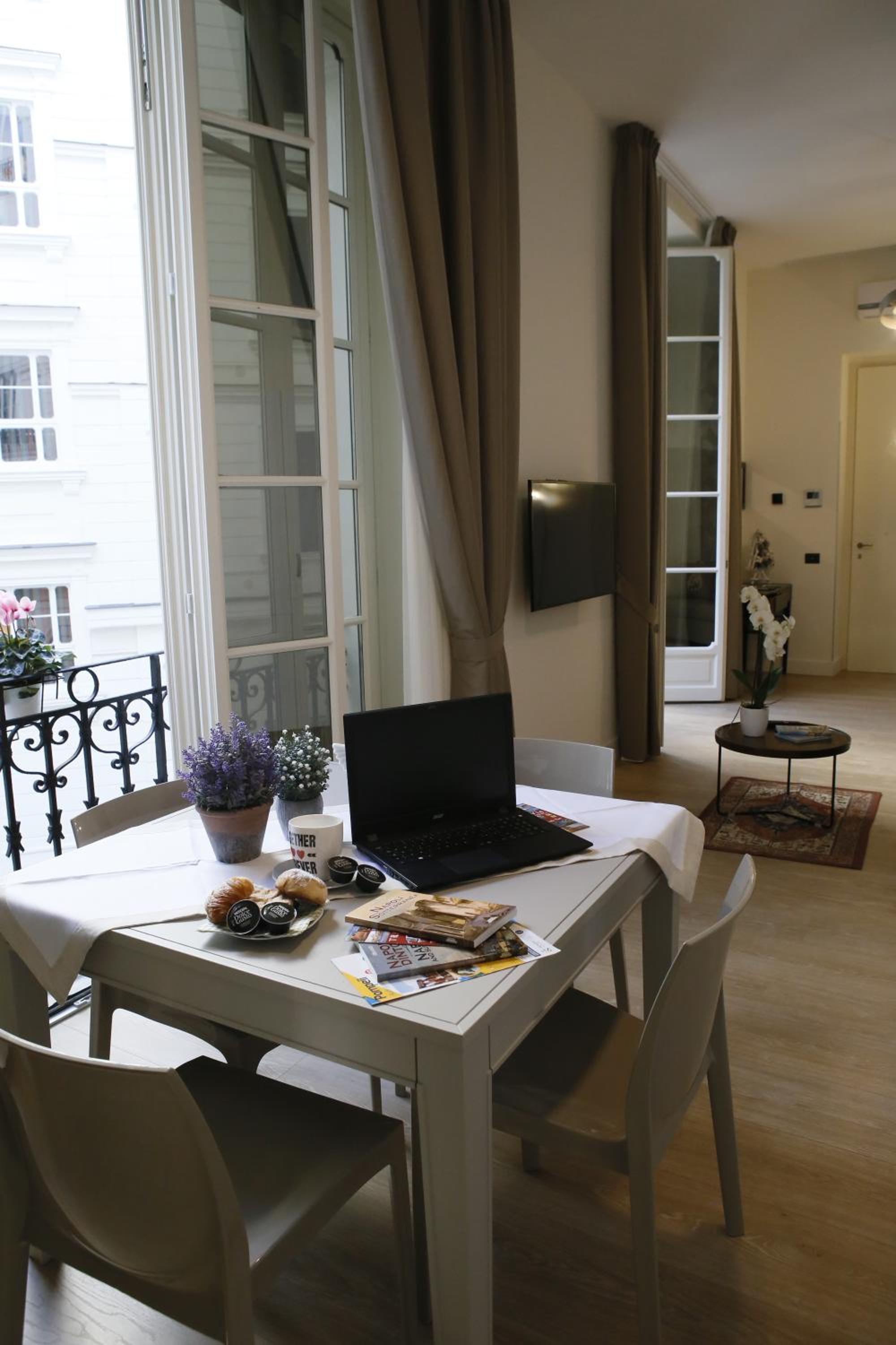 Napoli Mariana Luxury