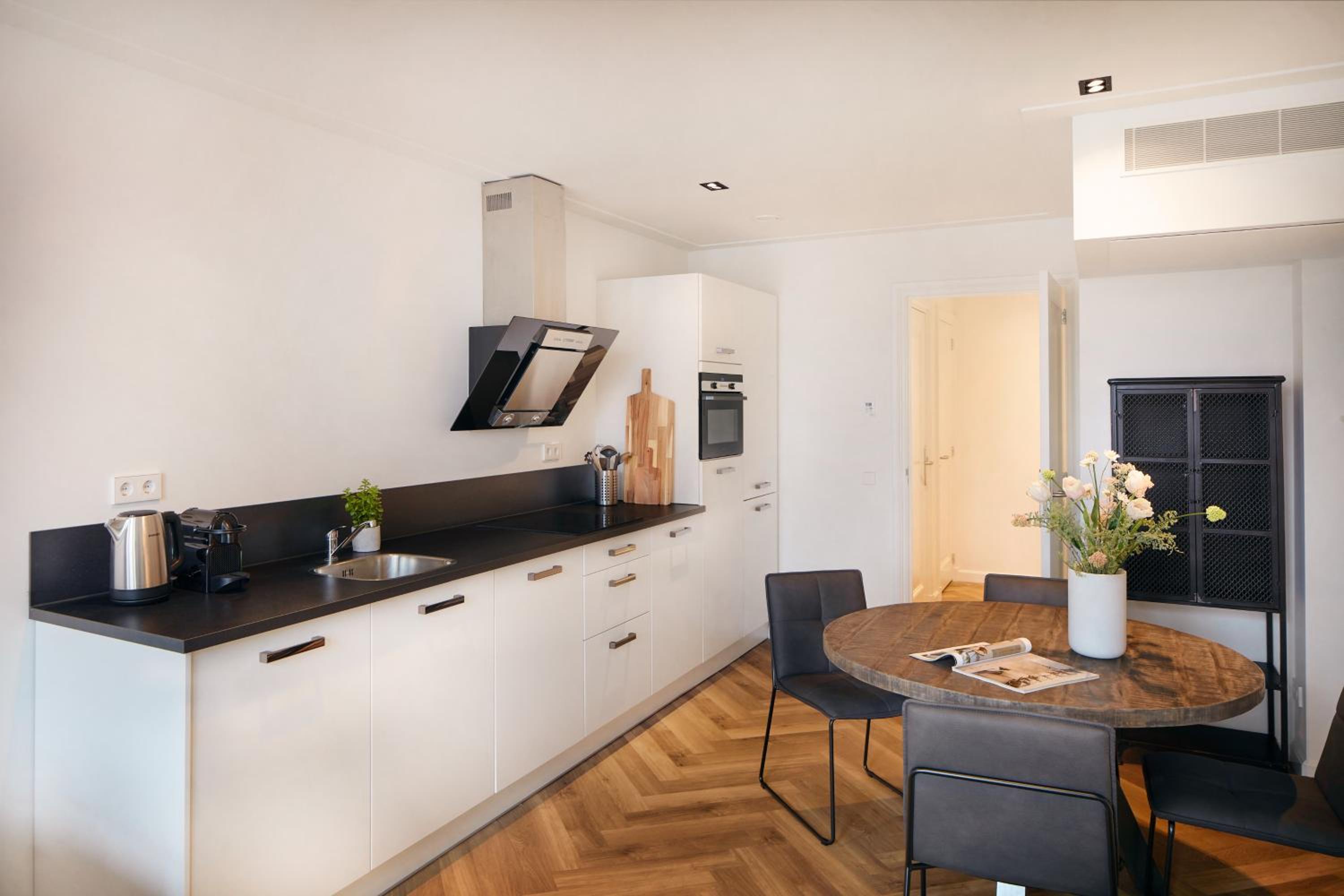 Damrak Short Stay Amsterdam