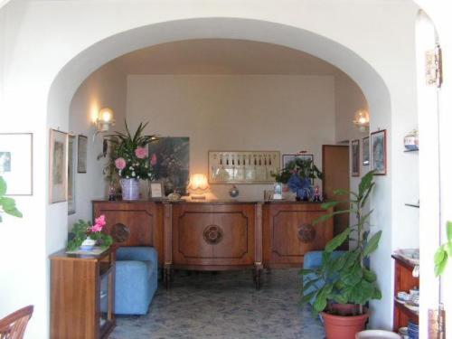 Hotel Open Gate - Image 1