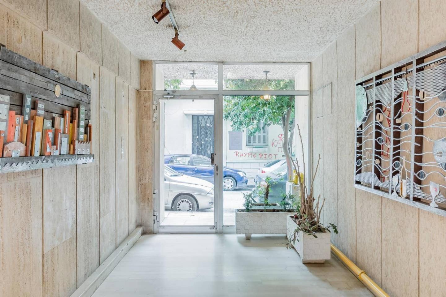 Koukaki Apartment with a Sunny Balcony, near the Acropolis