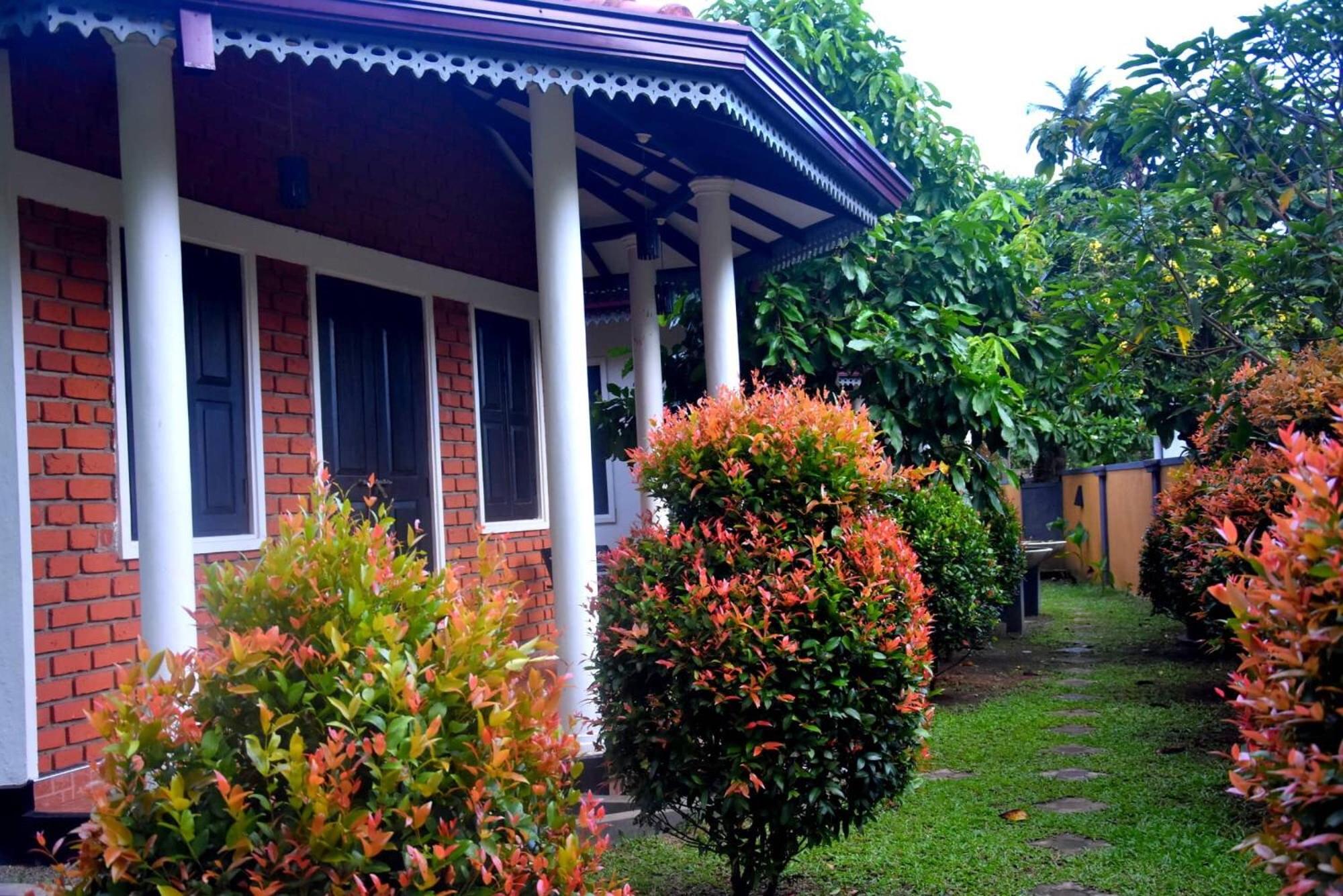 Rovenluck Eco Cabana view 5