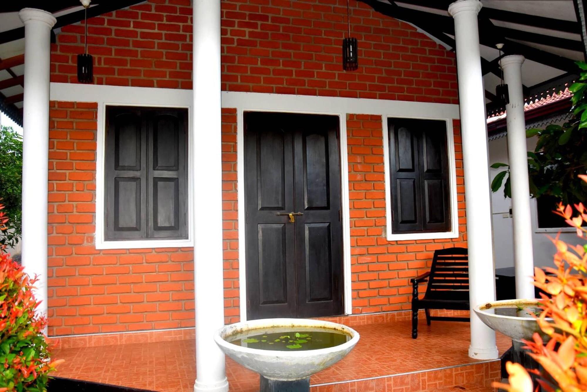 Rovenluck Eco Cabana view 2