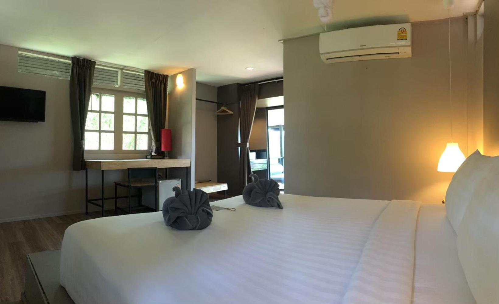 HIP Seaview Resort @ Phi Phi