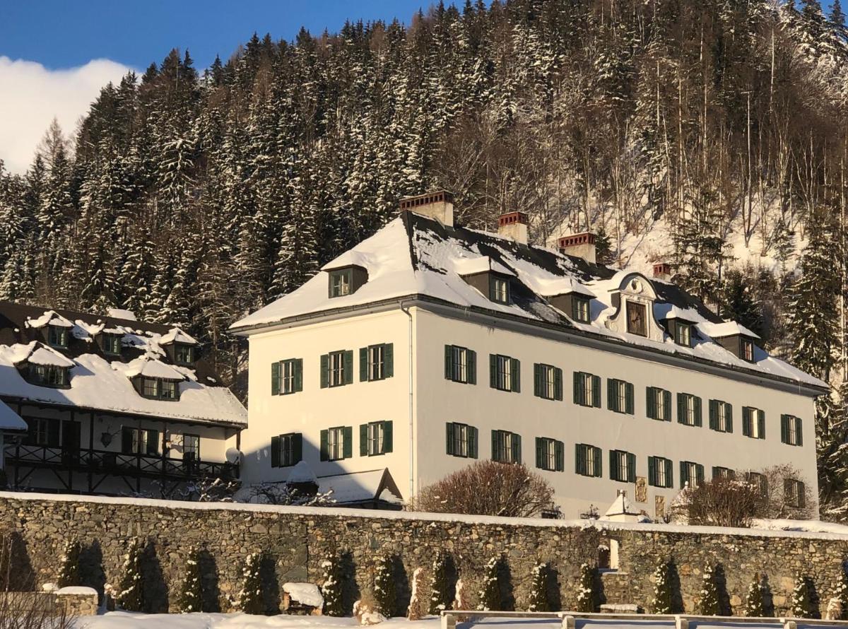 Schloss Gstatt view 2