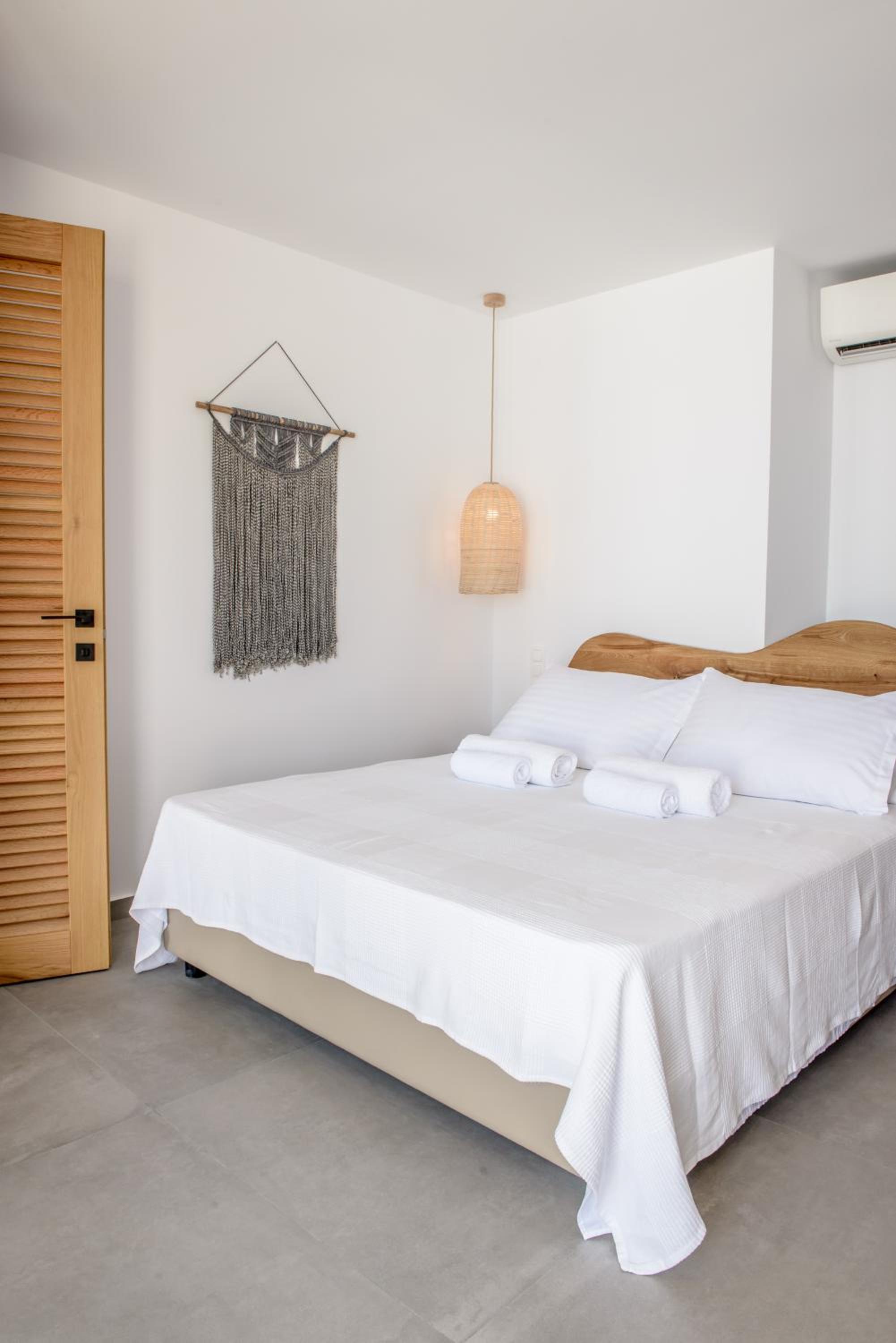 Laia Seafront Luxury Apartments photo 2