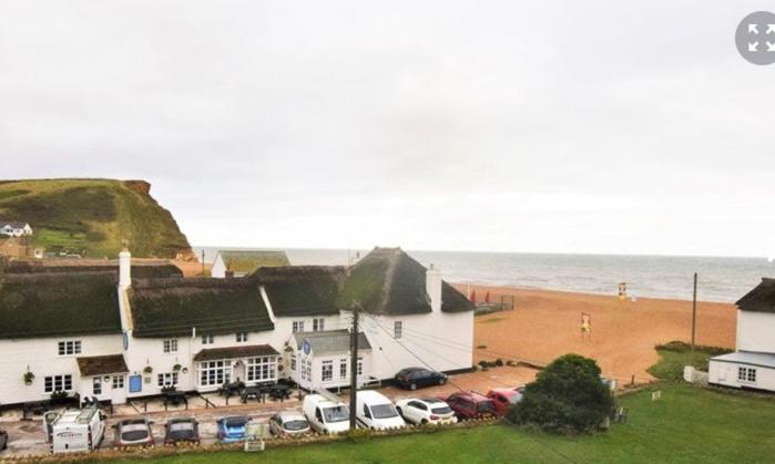 Harbour View, Pier Terrace