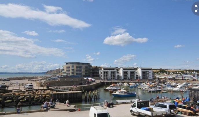 Harbour View, Pier Terrace