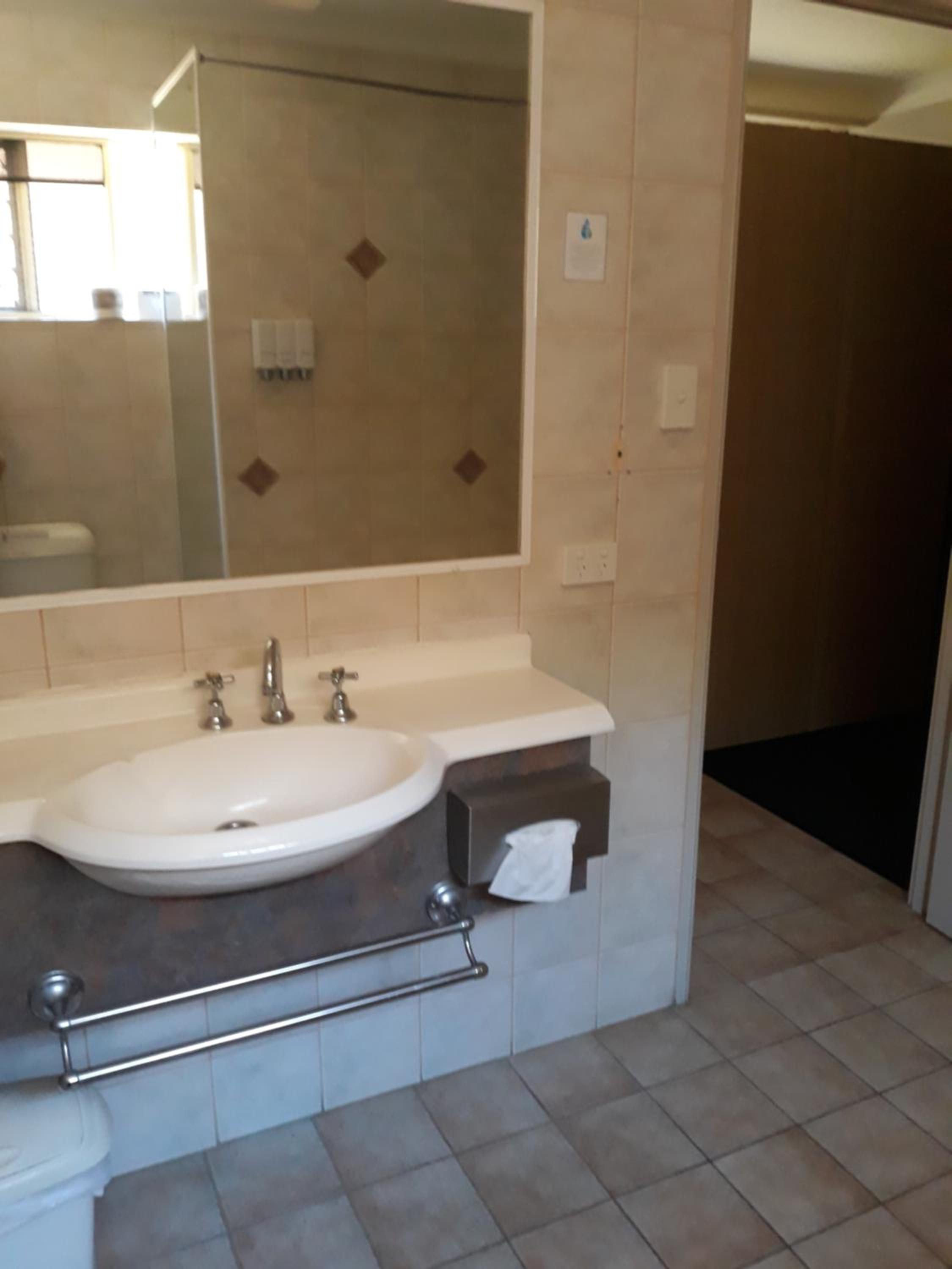 Country Gardens Motor Inn