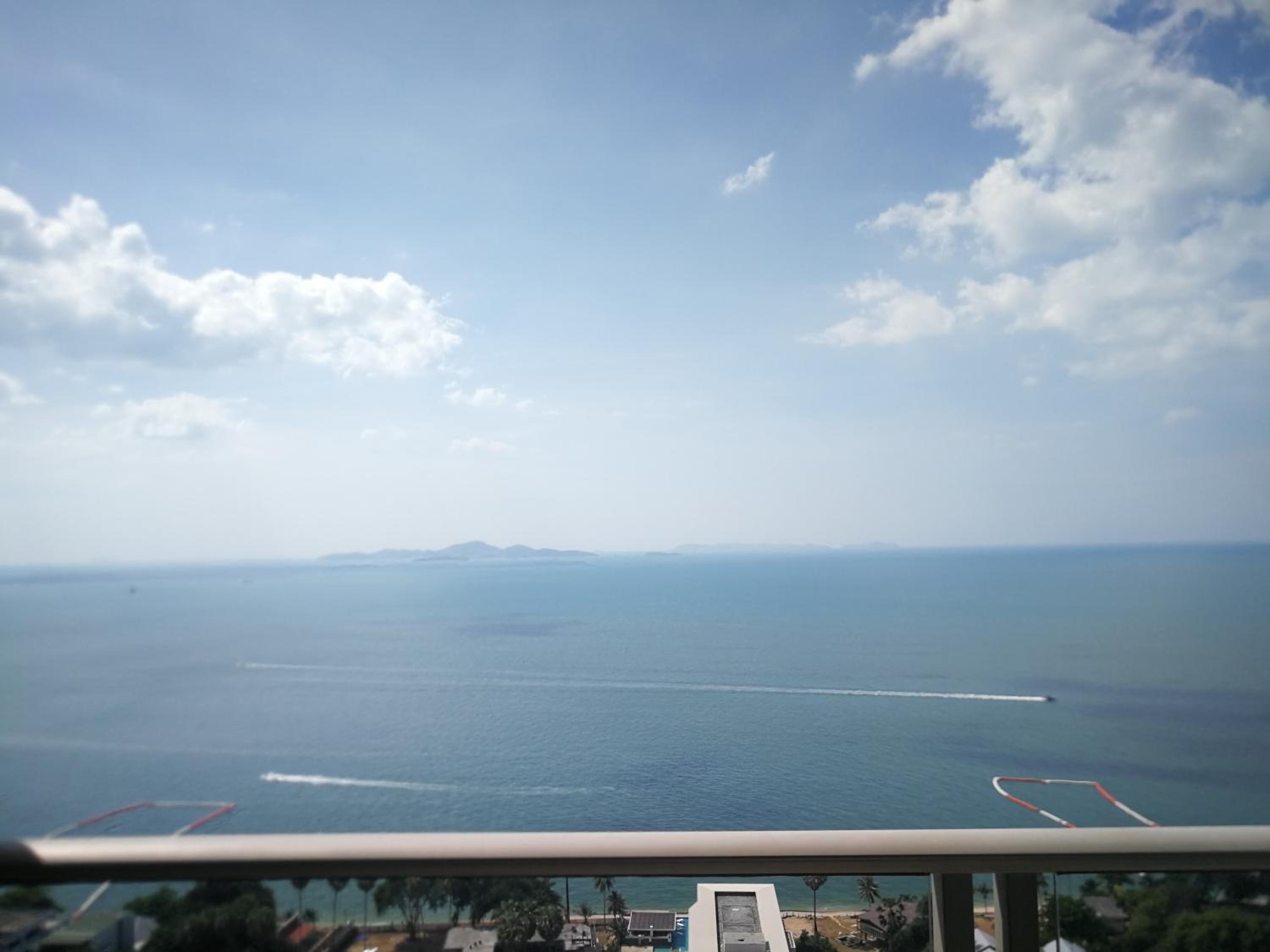 The Riviera Wongamat Hong Apartment
