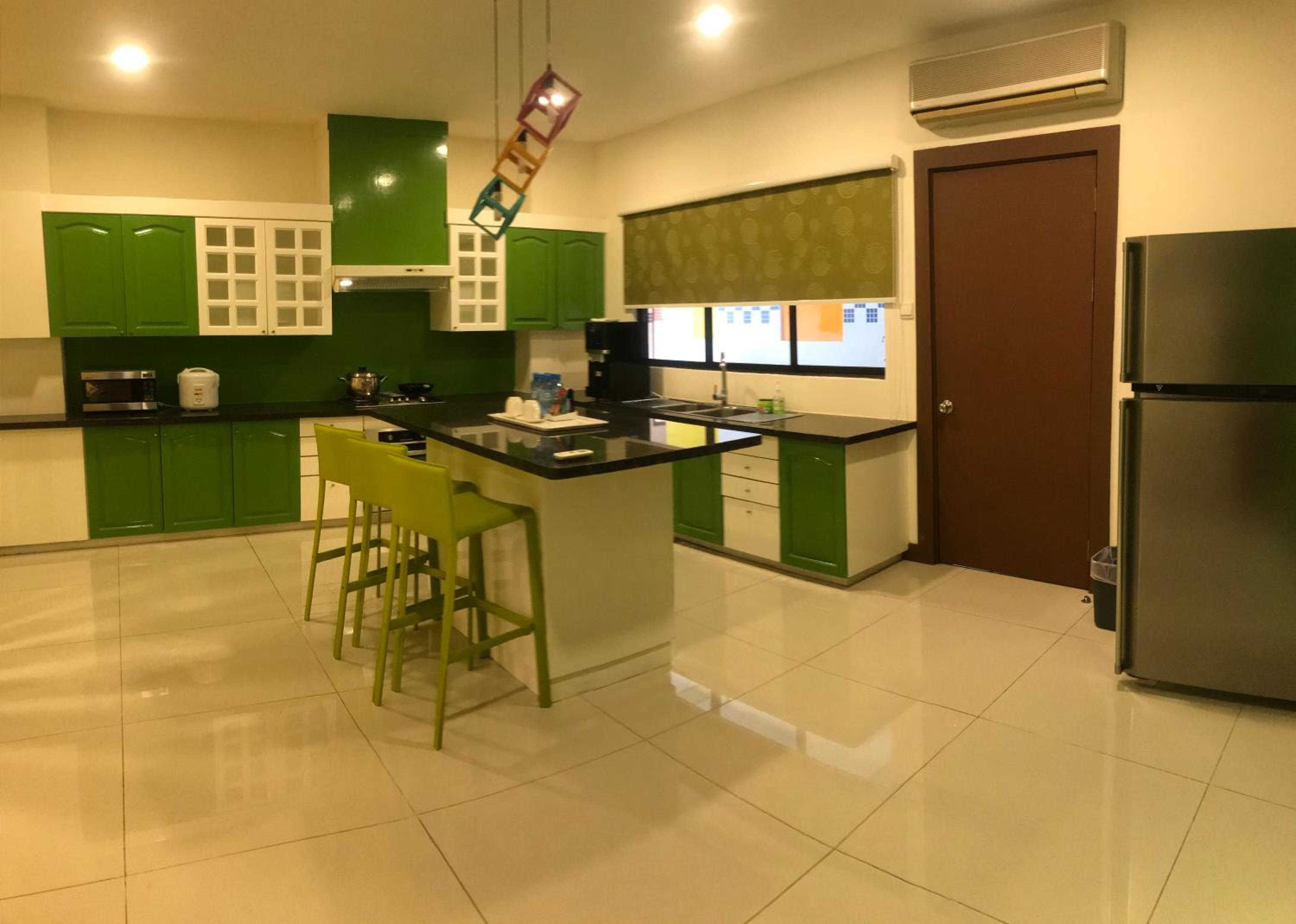 Rimbun Suites & Residences