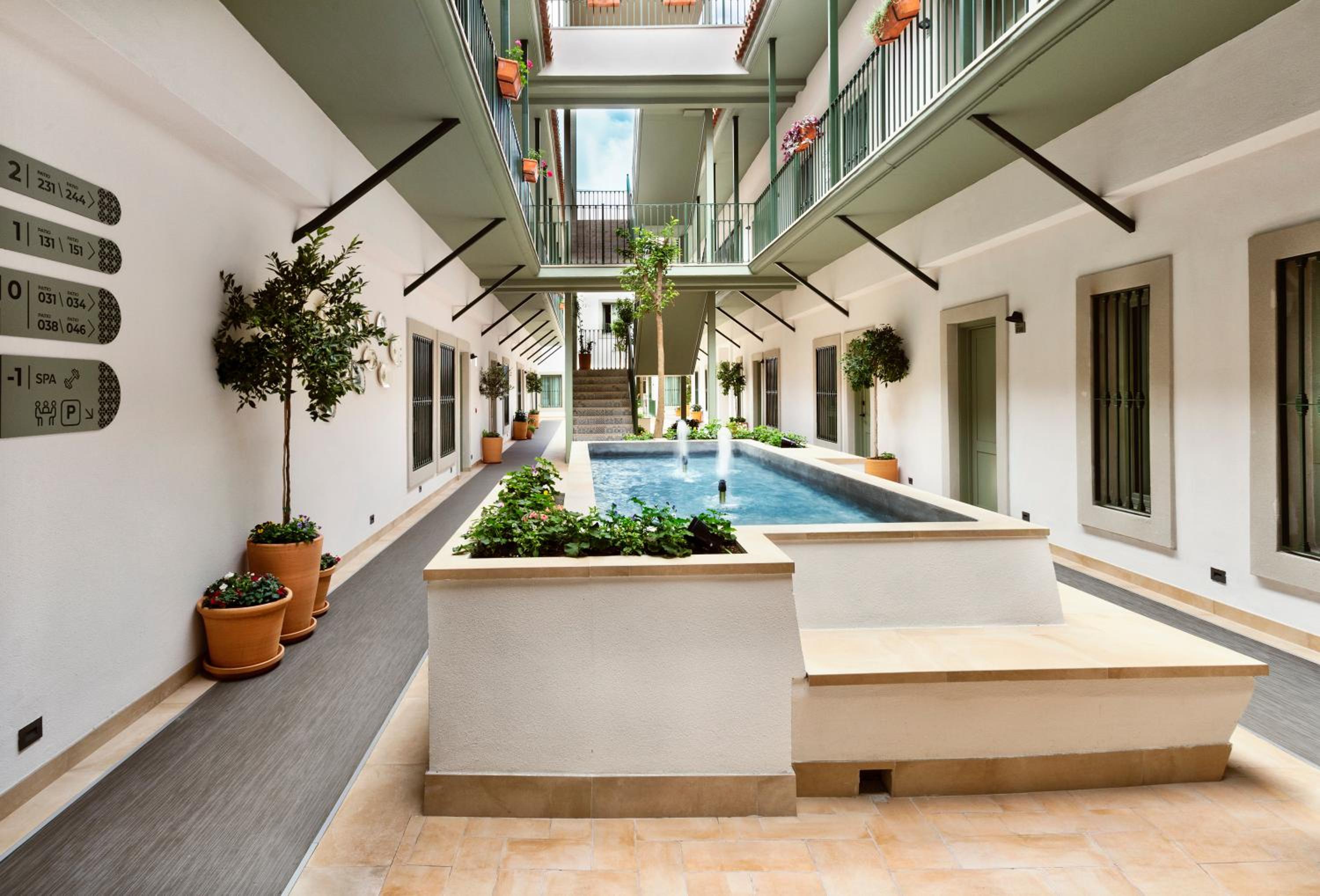 Hotel Catalonia Santa Justa - Image 1