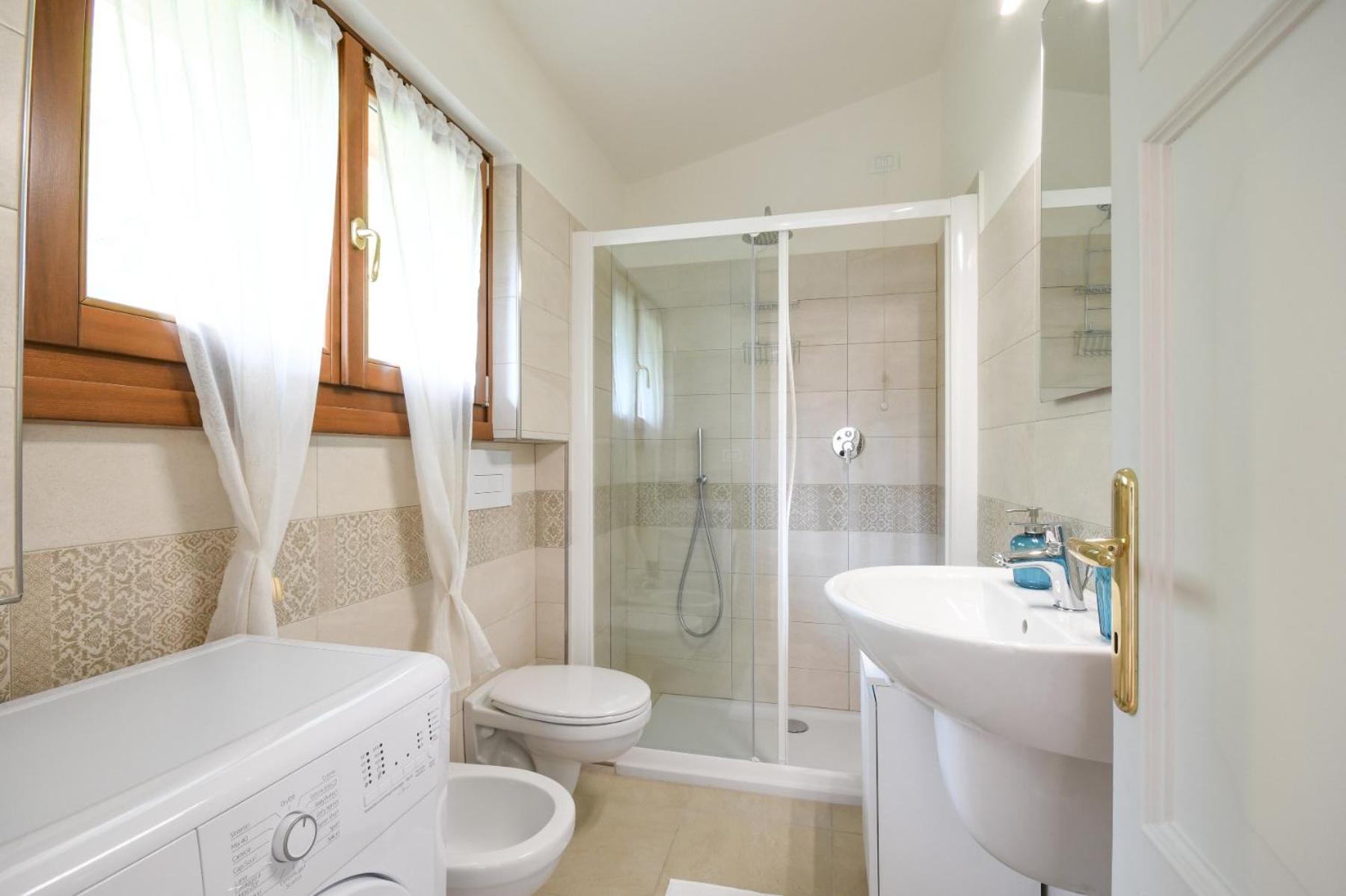 Cupido en Gardone Riviera — bathroom