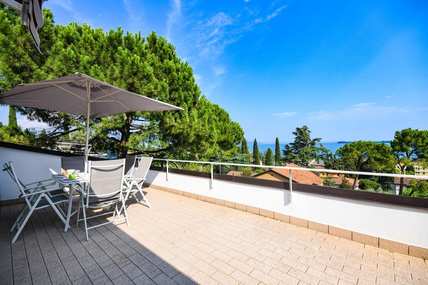 Cupido en Gardone Riviera — balance & terrace