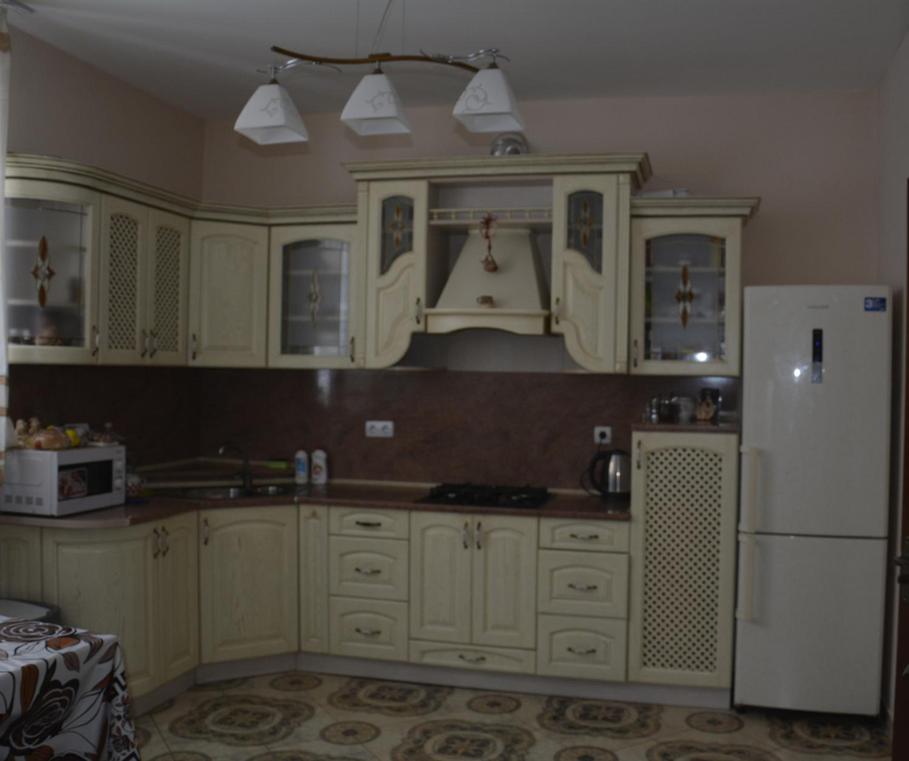 У Мирослави view 3
