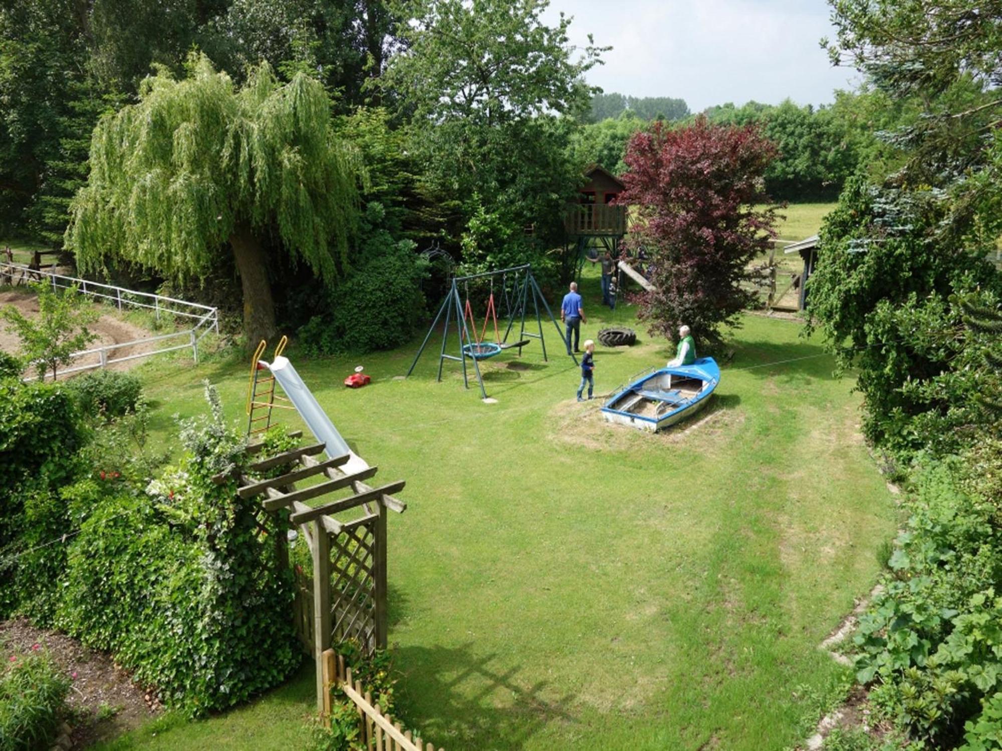 Photo 18