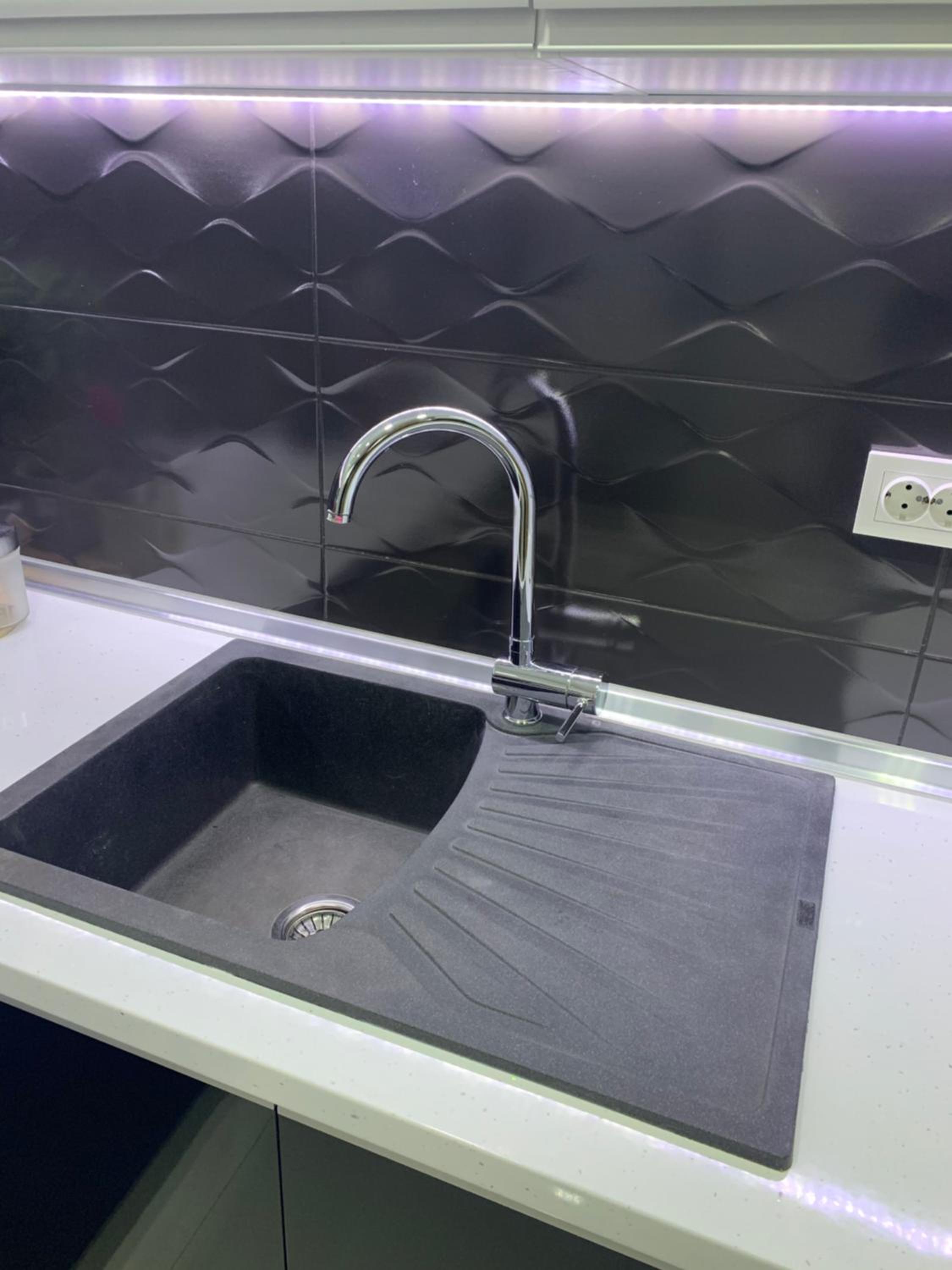 LUXURY SUITES MARKOV