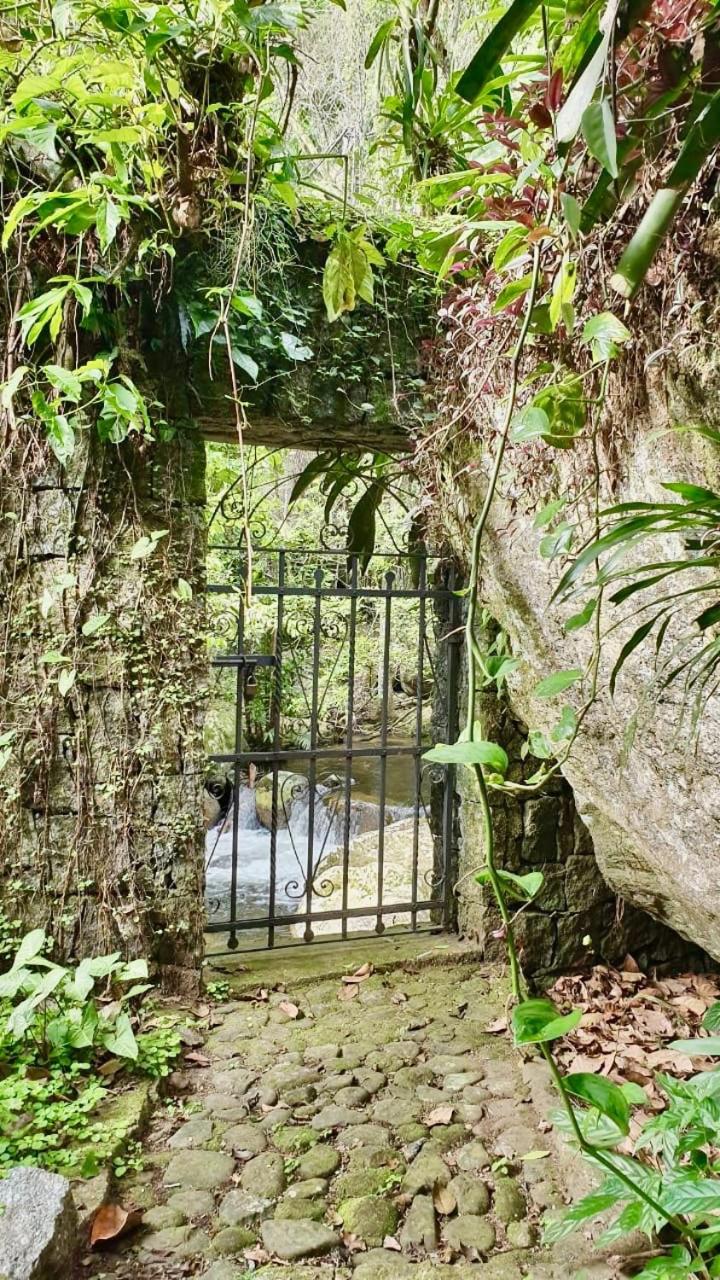 Villa Cachoeira da Rocha