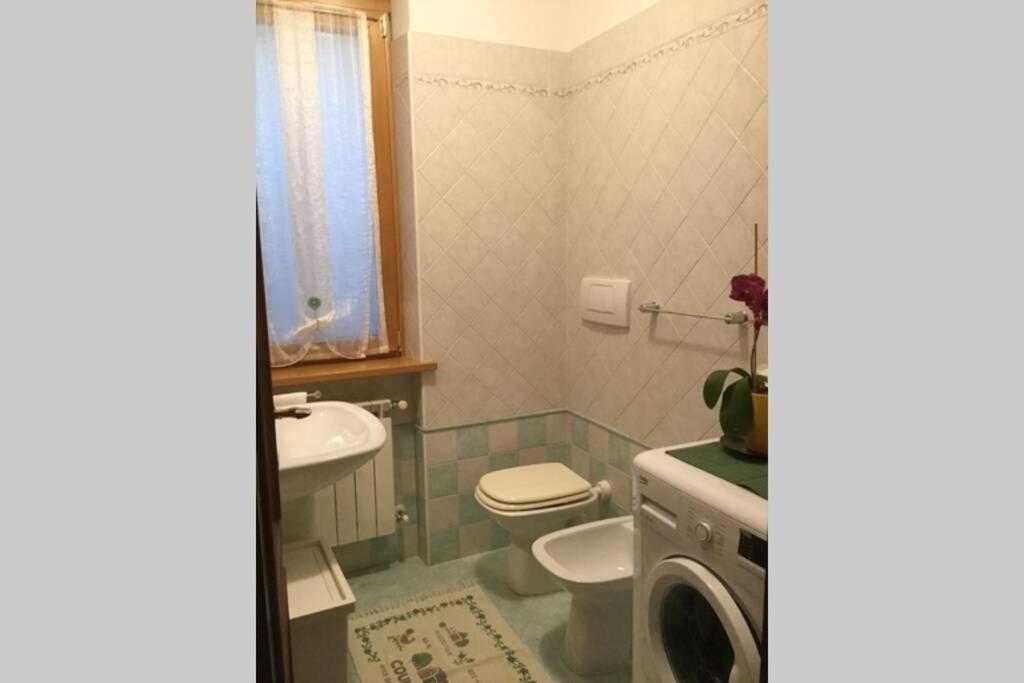 Casetta Helena en Trieste — bathroom