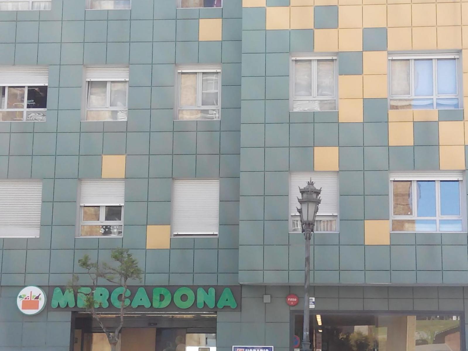 APARTAMENTO MOTA-2 HUCA-LOS PRADOS; PARKING Y WIFI GRATIS view 4