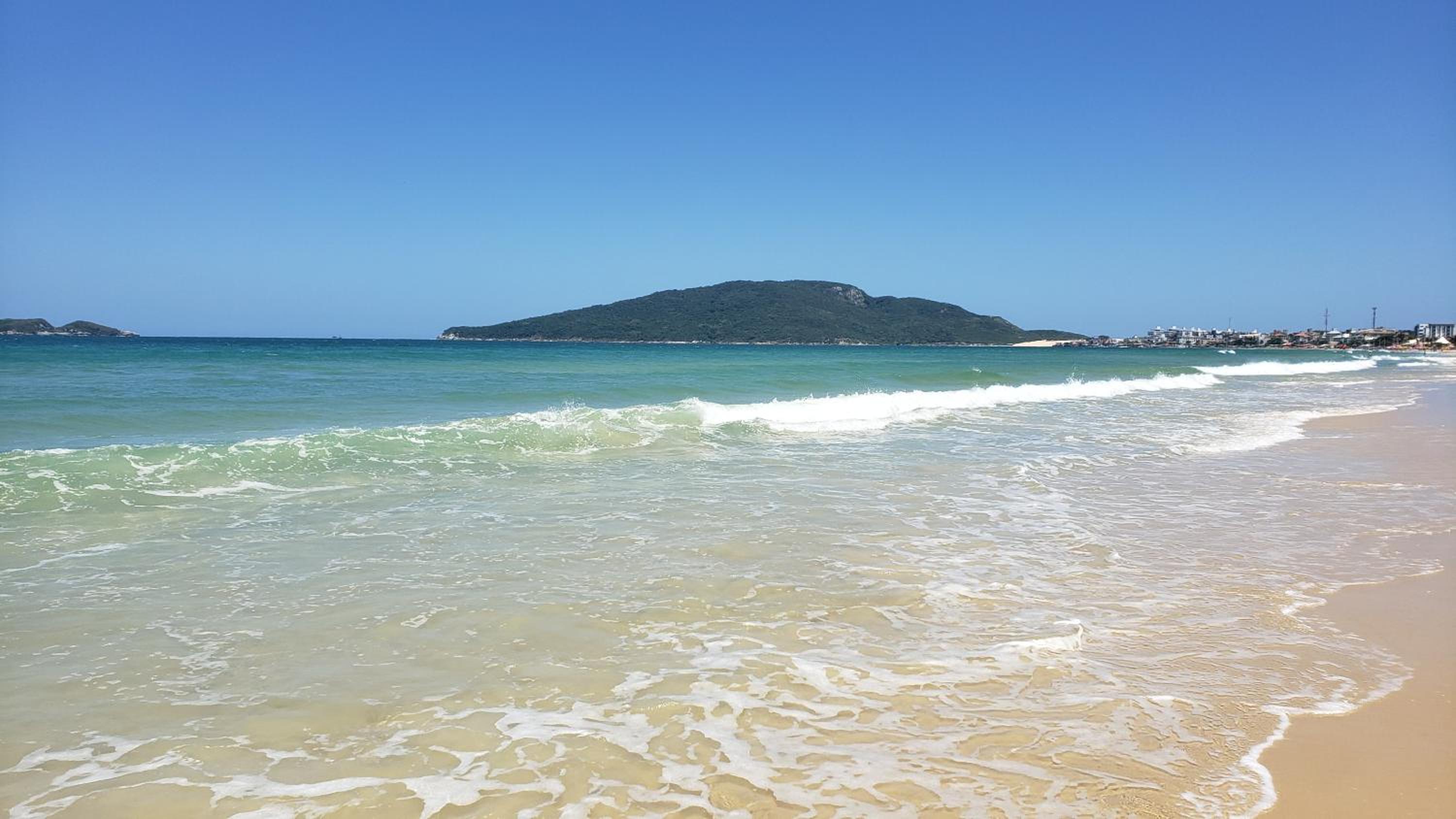 Apartamento Gaivotas - Praia a 20m, conforto e Wi-Fi rápido