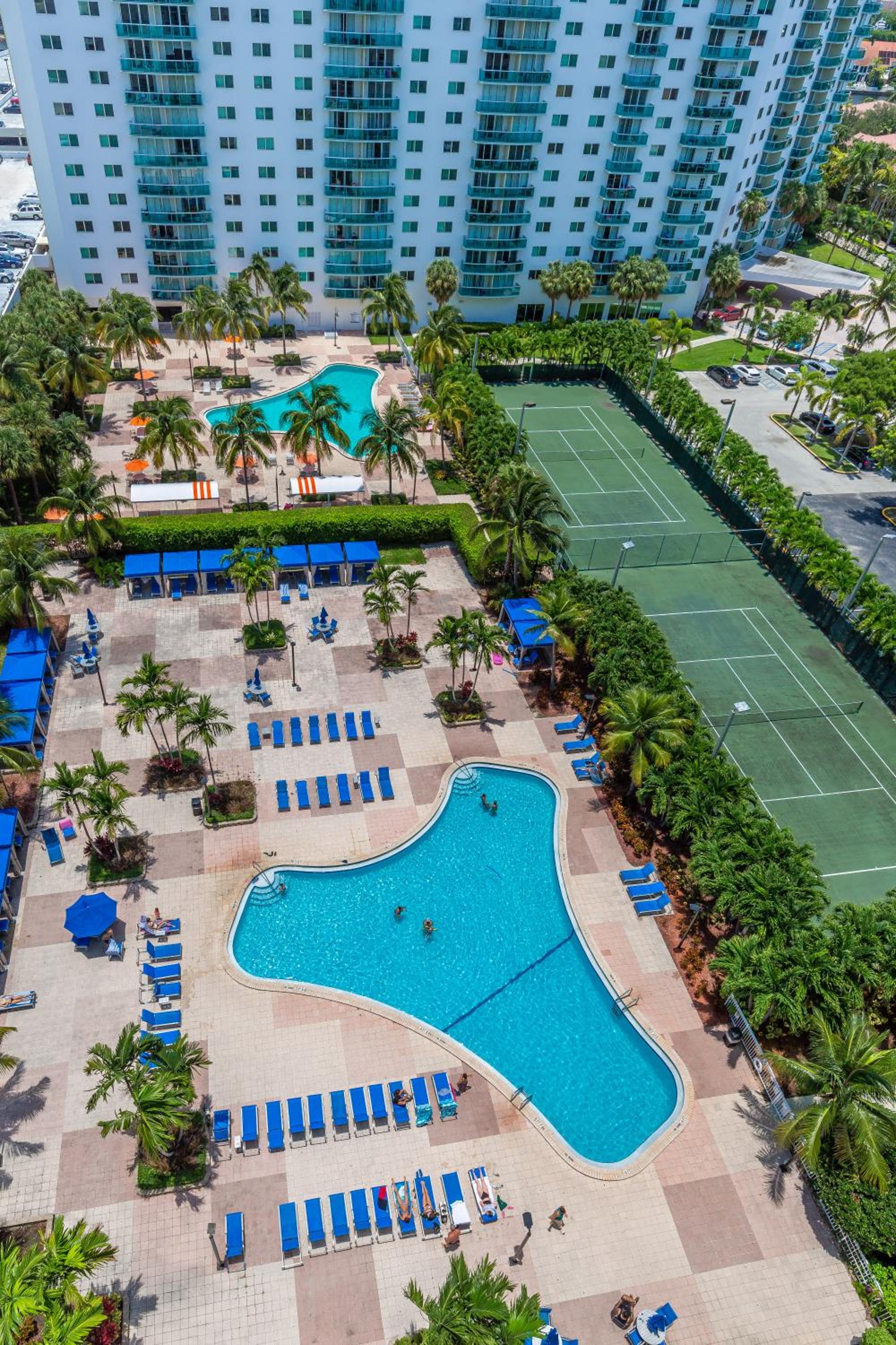 Ocean Reserve Luxury Condos Across from Sunny Isles Beach