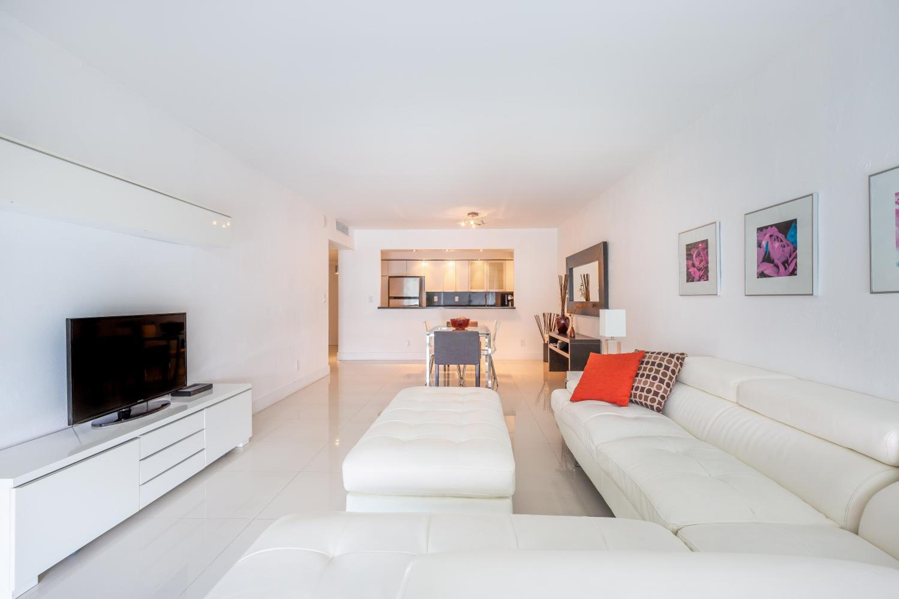 Ocean Reserve Luxury Condos Across from Sunny Isles Beach