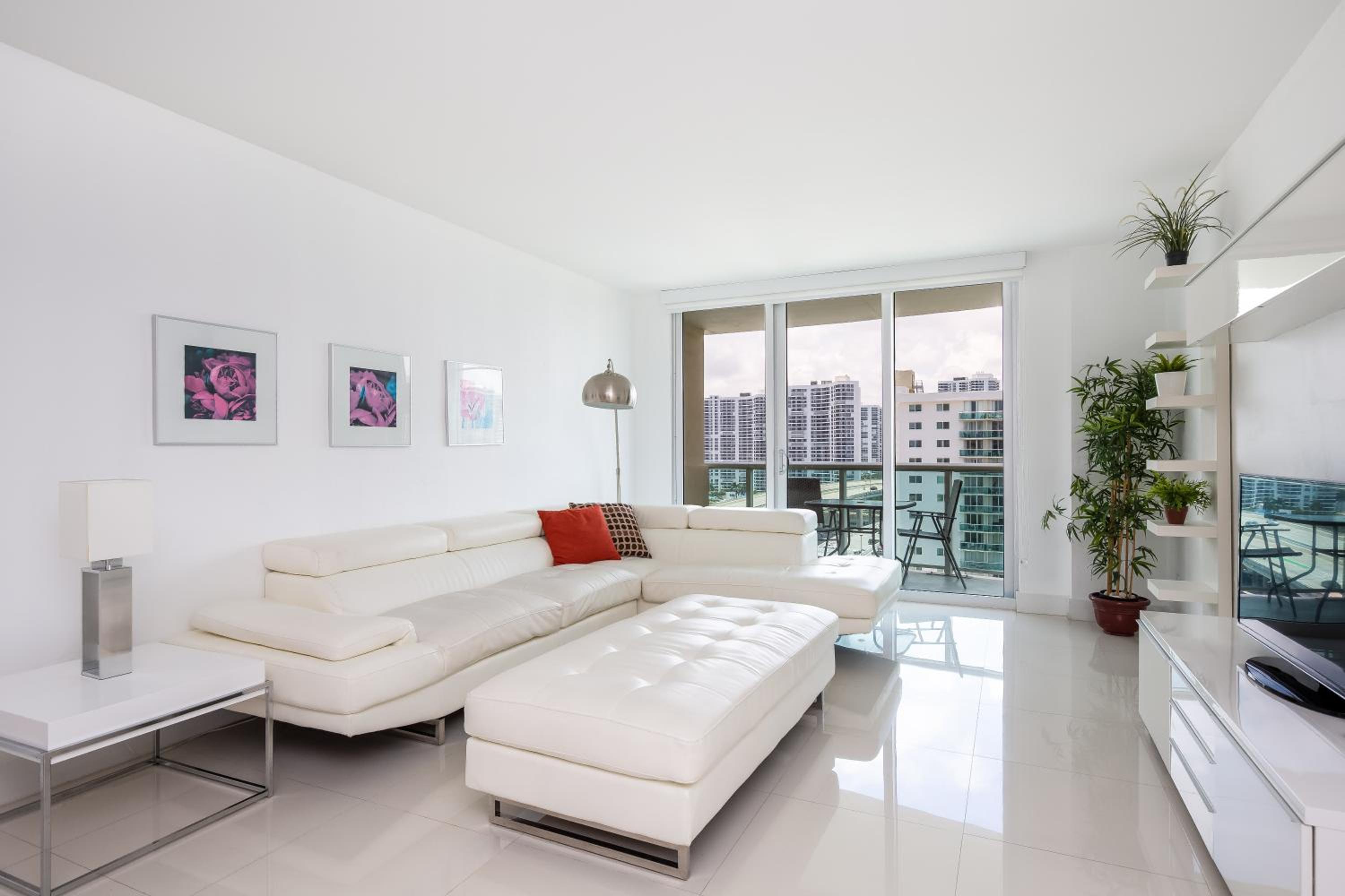 Ocean Reserve Luxury Condos Across from Sunny Isles Beach