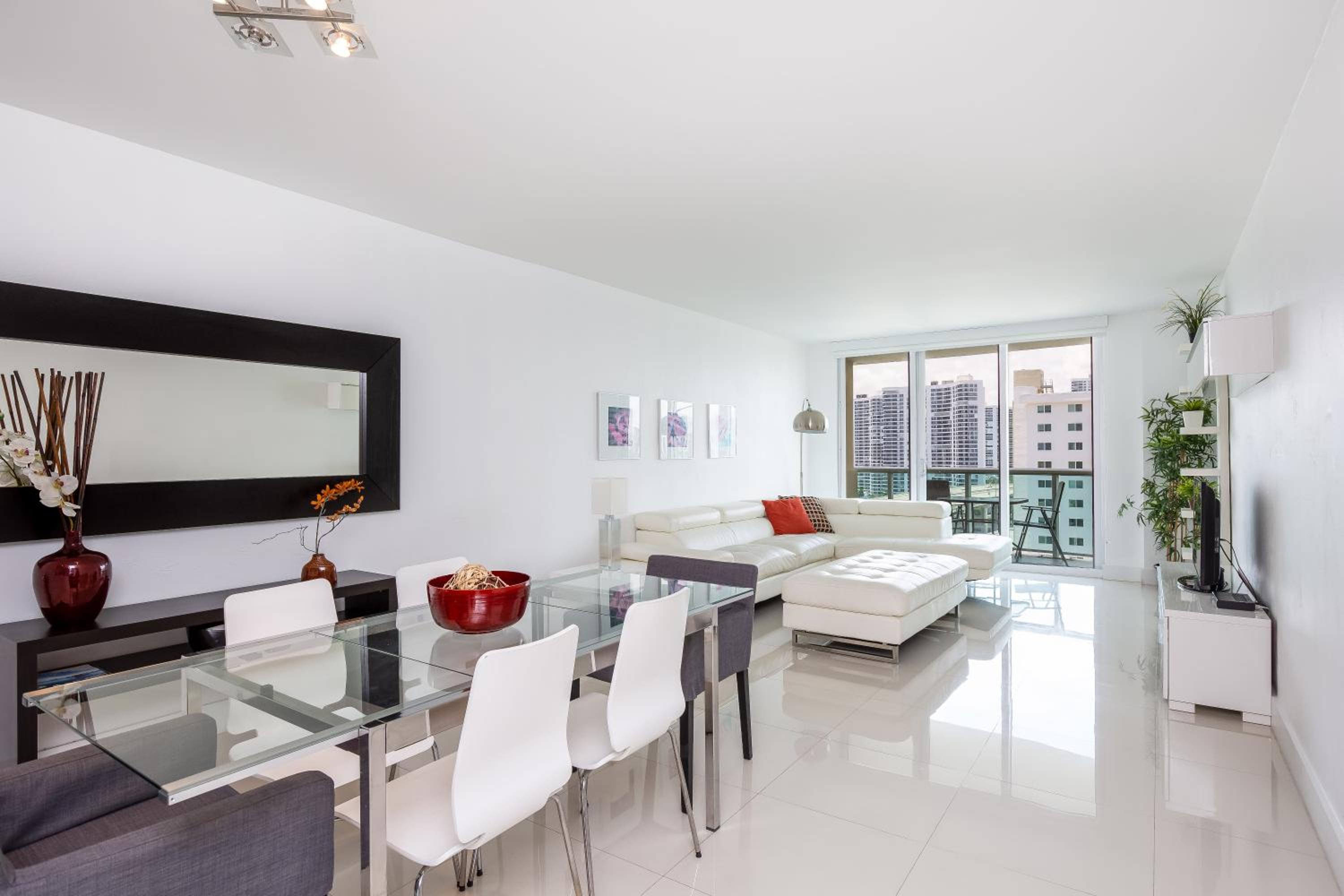 Ocean Reserve Luxury Condos Across from Sunny Isles Beach